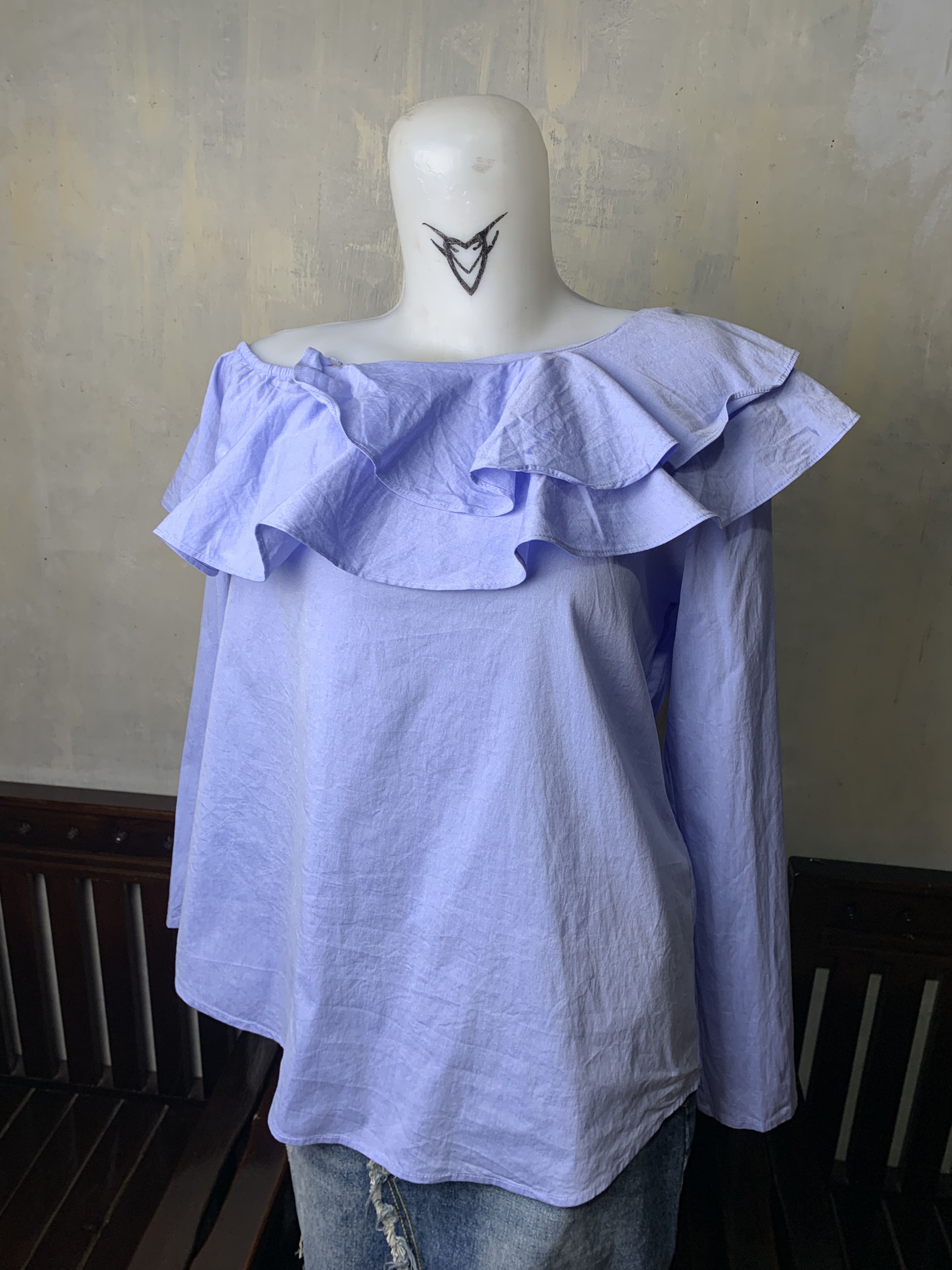 Calvin Klein Calvin Klein One-shoulder Ruffle Blouse (S) Size S / US 4 / IT 40 - 2 Thumbnail