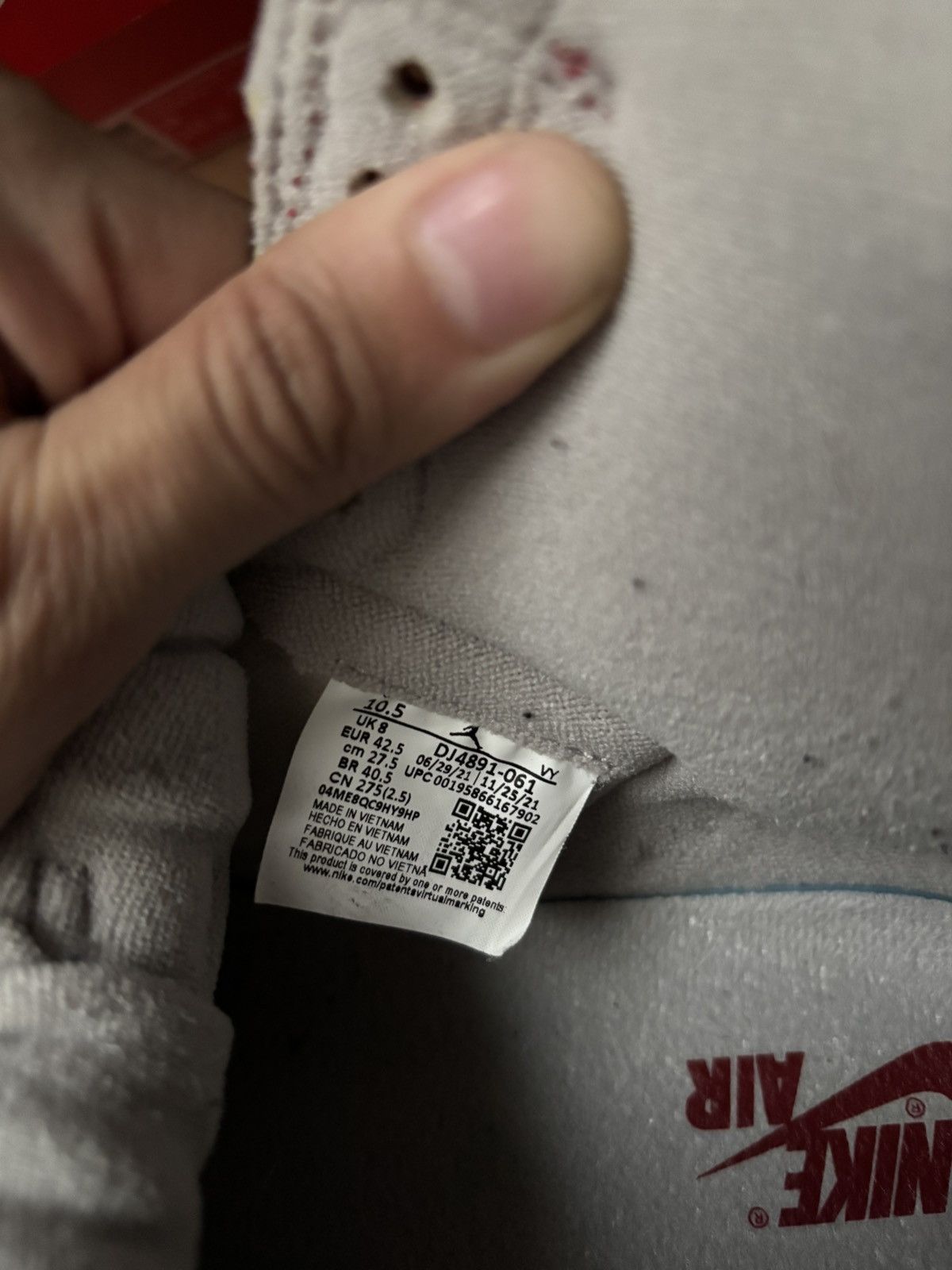 Jordan Brand Jordan 1 High Red Size US 9 / EU 42 - 7 Thumbnail