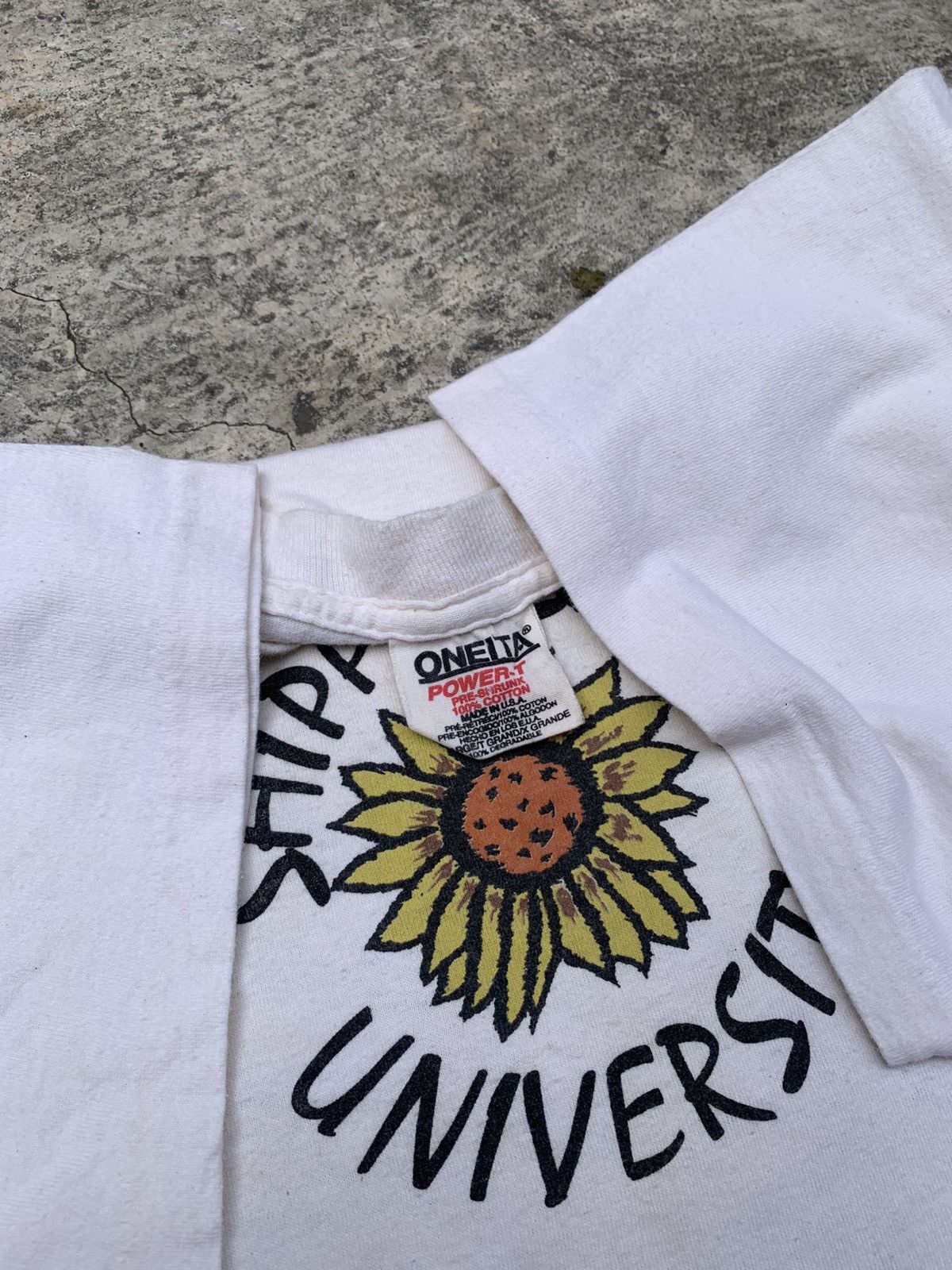 Hanes Vintage 1994's shippensburg university sunflower tee Size US XL / EU 56 / 4 - 6 Thumbnail