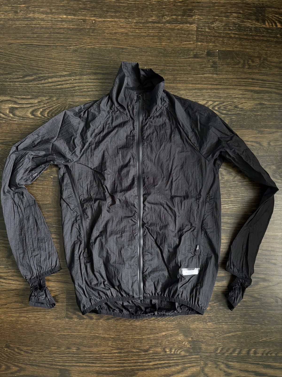 Satisfy satisfy running rippy trail jacket black 2 medium pockets Size US M / EU 48-50 / 2 - 1 Thumbnail