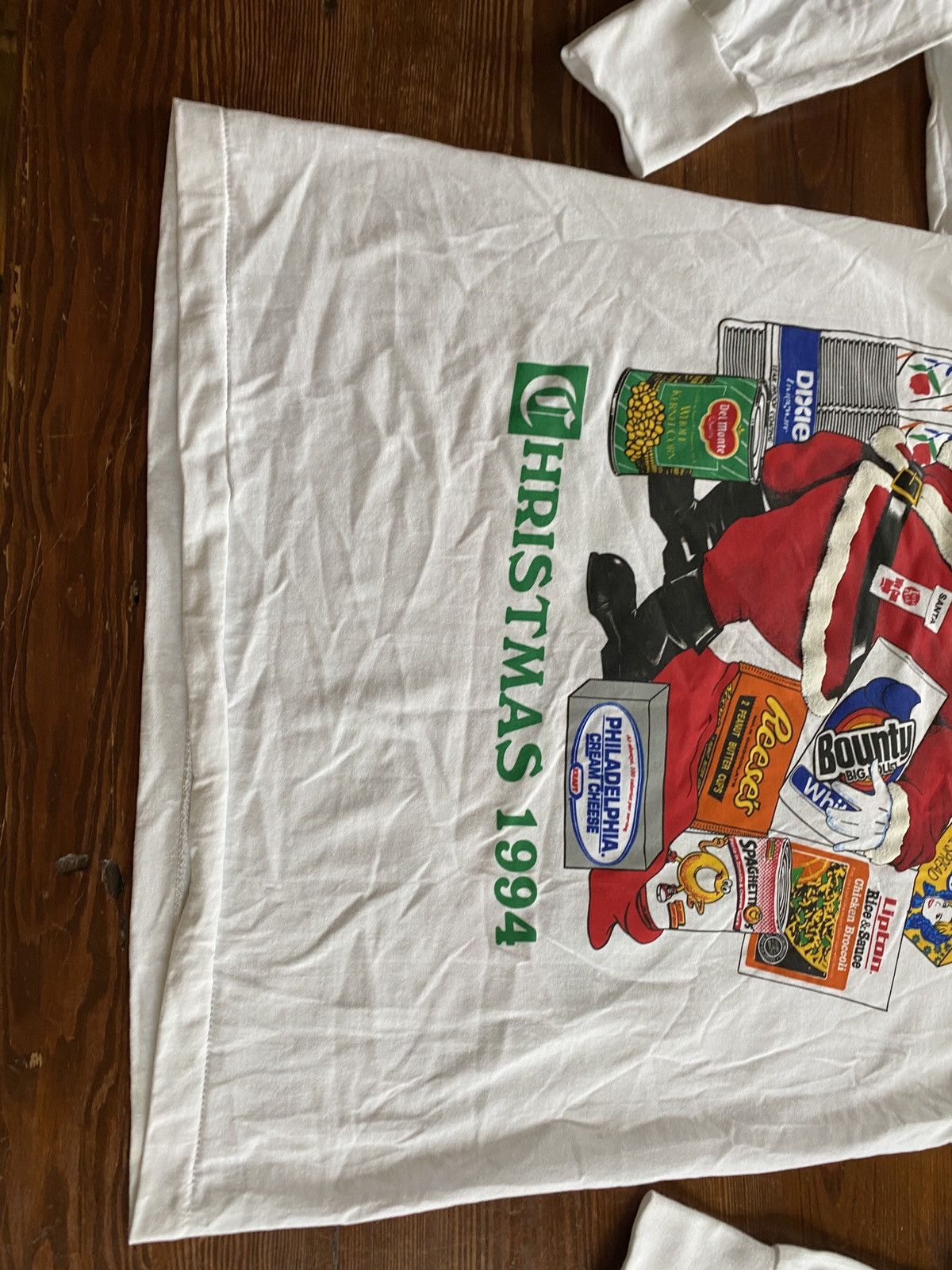 Vintage Vintage 1994 Albertsons Grocery Santa Xmas Single Stitch Tee Size US L / EU 52-54 / 3 - 14 Thumbnail