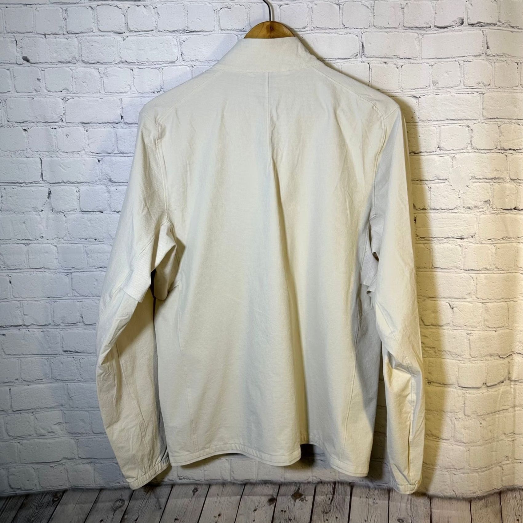 Lululemon Lululemon Expeditionist Windbreaker Jacket Bone White Full Zip Running Medium Mens Jacket Windbreaker Breathable Quick Dry Lightweight Size US M / EU 48-50 / 2 - 5 Thumbnail