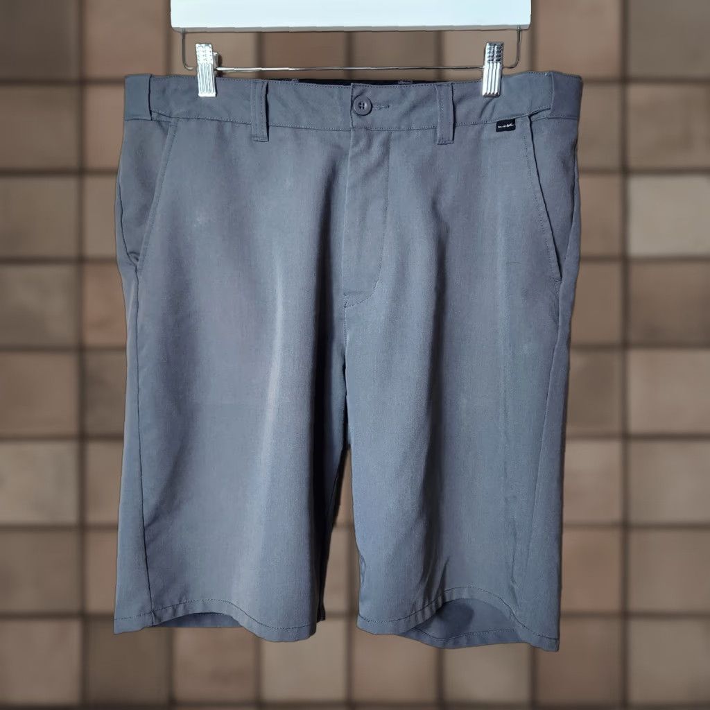 TravisMathew Travis Mathew Gray Expandable Waist Performance Golf Shorts-Size 34 Size US 34 / EU 50 - 1 Thumbnail