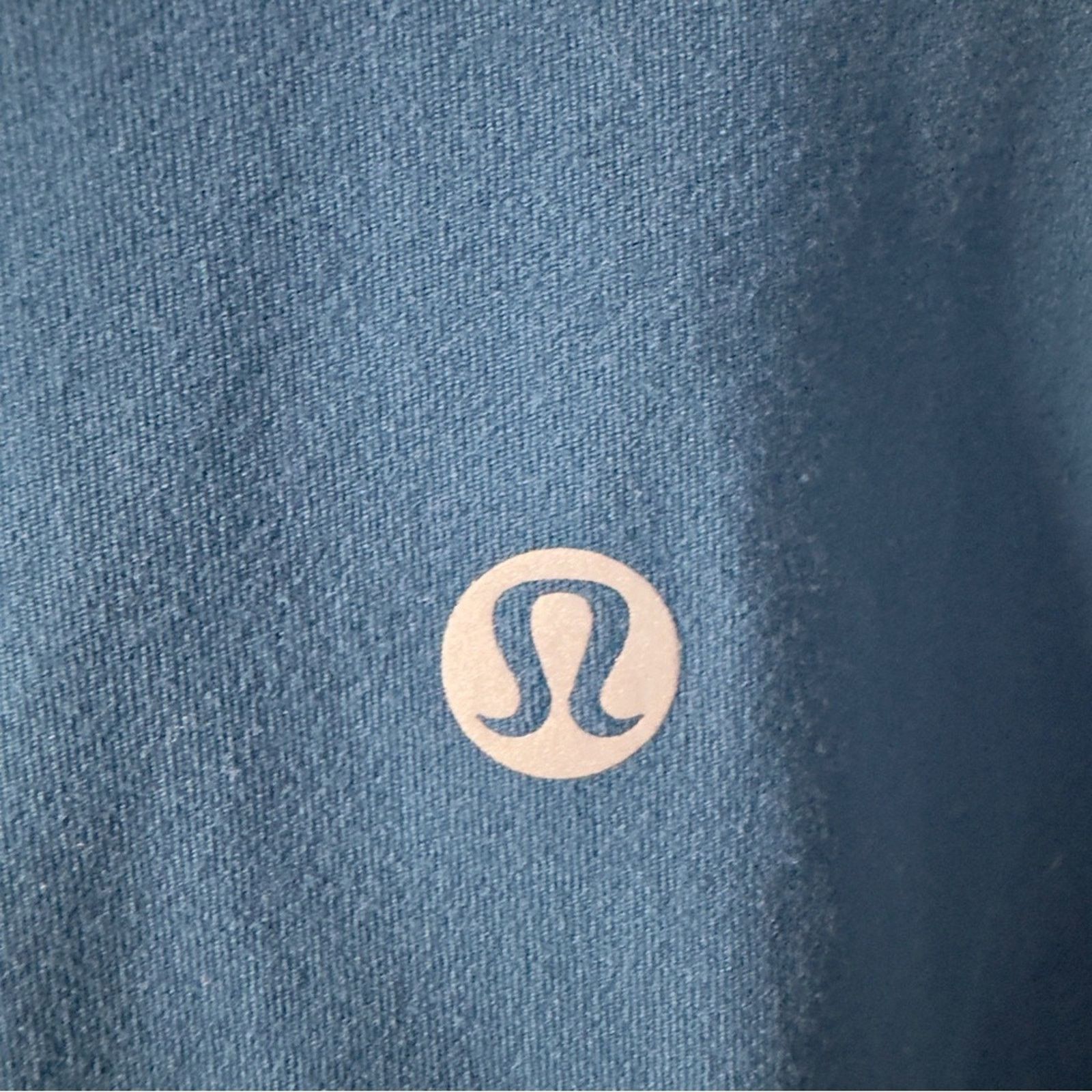 Lululemon Lululemon Align Tank in Blue Borealis sleeveless Top stretch Size XS / US 0-2 / IT 36-38 - 5 Thumbnail