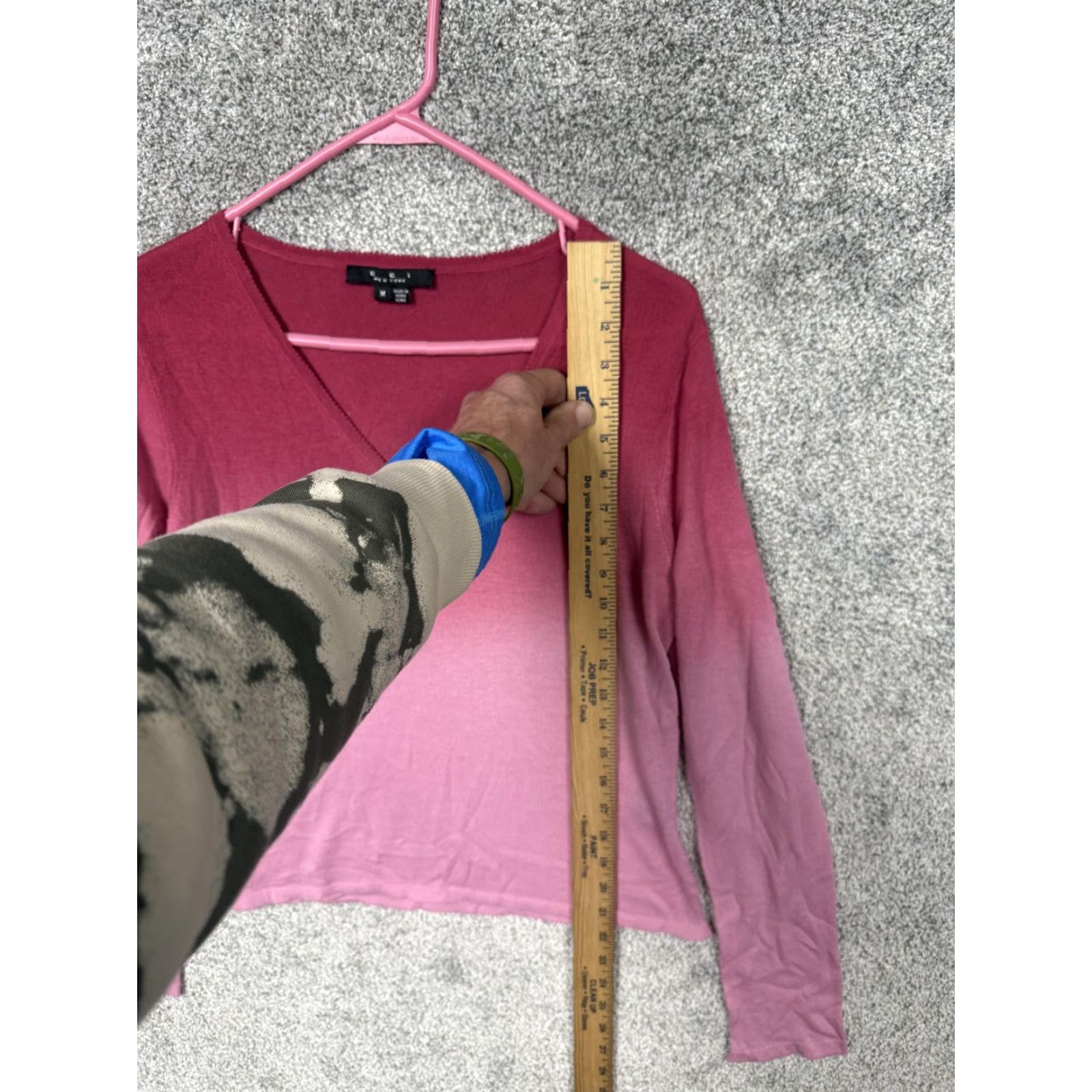 Vintage VINTAGE ECI New York Sweater Shirt Women M Pink Ombre Solid Lightweight Knit V-Neck Raglan Long Sleeve 100% Acrylic Mens? Womens? Size M / US 6-8 / IT 42-44 - 2 Thumbnail