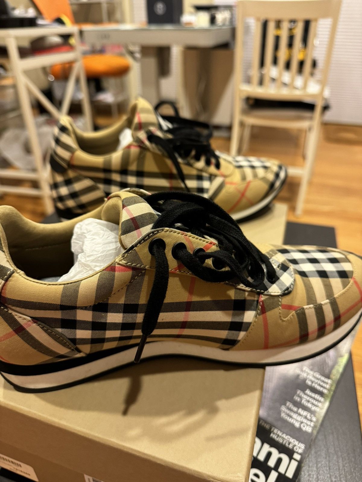 Burberry travis sneakers hotsell