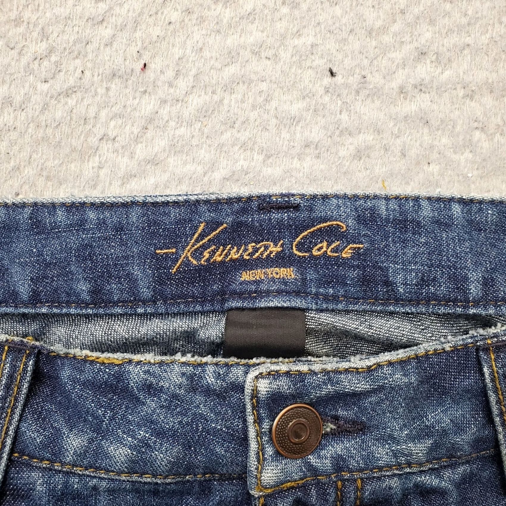 Kenneth Cole Kenneth Cole Bootcut Jeans Womens 32 Blue Denim Streetwear Grunge Frayed Hem Jeans Womens Size 32 Blue Denim Kenneth Cole Bootsuit? Size 24" / US 00 / IT 34 - 7 Thumbnail