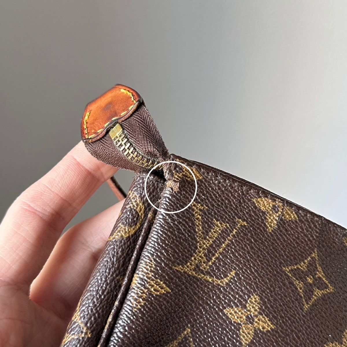Louis Vuitton 1998s Louis Vuitton Vintage Monogram LV Pochette Bag SL0998 Size ONE SIZE - 16 Thumbnail