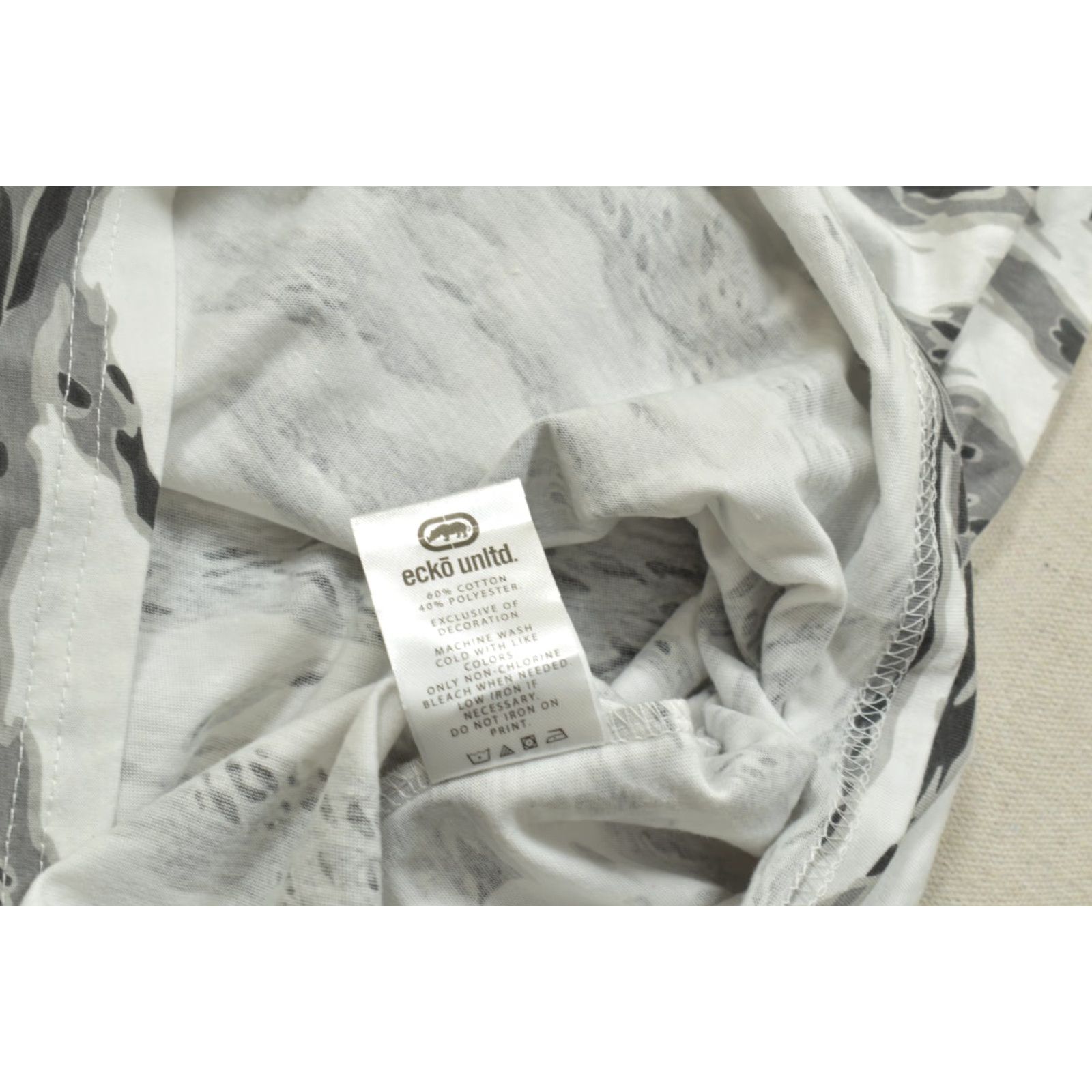 Ecko Unltd. Ecko Unltd Men's Large White Tiger Camo V-Neck T-Shirt NWT MSRP 8 Size US L / EU 52-54 / 3 - 6 Thumbnail