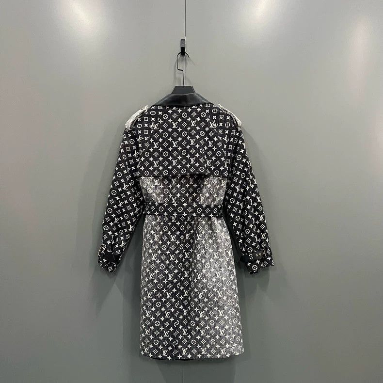 Louis Vuitton Louis Vuitton size 36 leather collar and presbyopic pattern Size US M / EU 48-50 / 2 - 2 Thumbnail