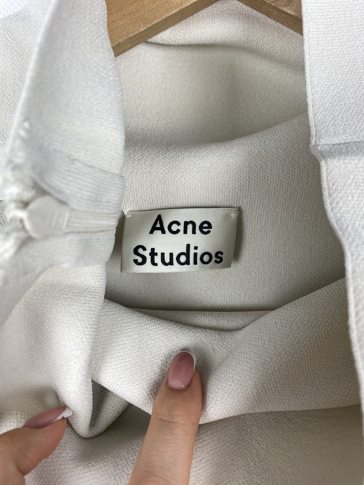 Acne Studios Acne Studios Penelope PSS15 viscose high neck sweater Size S / US 4 / IT 40 - 14 Thumbnail