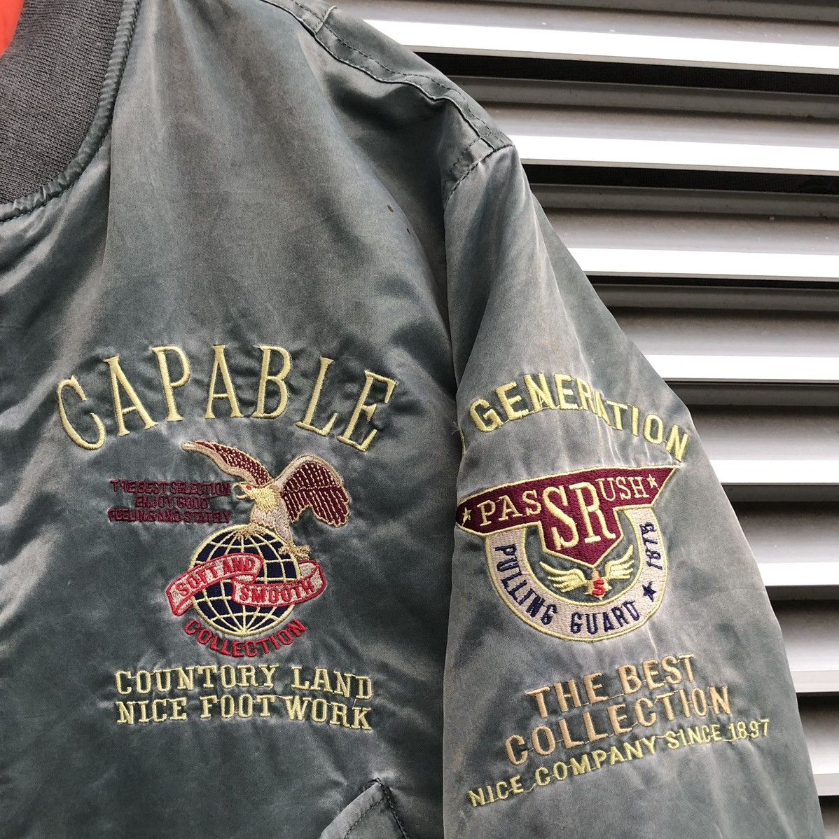 Vintage Vintage Sun Faded CAPABLE Intermediate Ma-1 Bomber Jacket Size US M / EU 48-50 / 2 - 11 Thumbnail