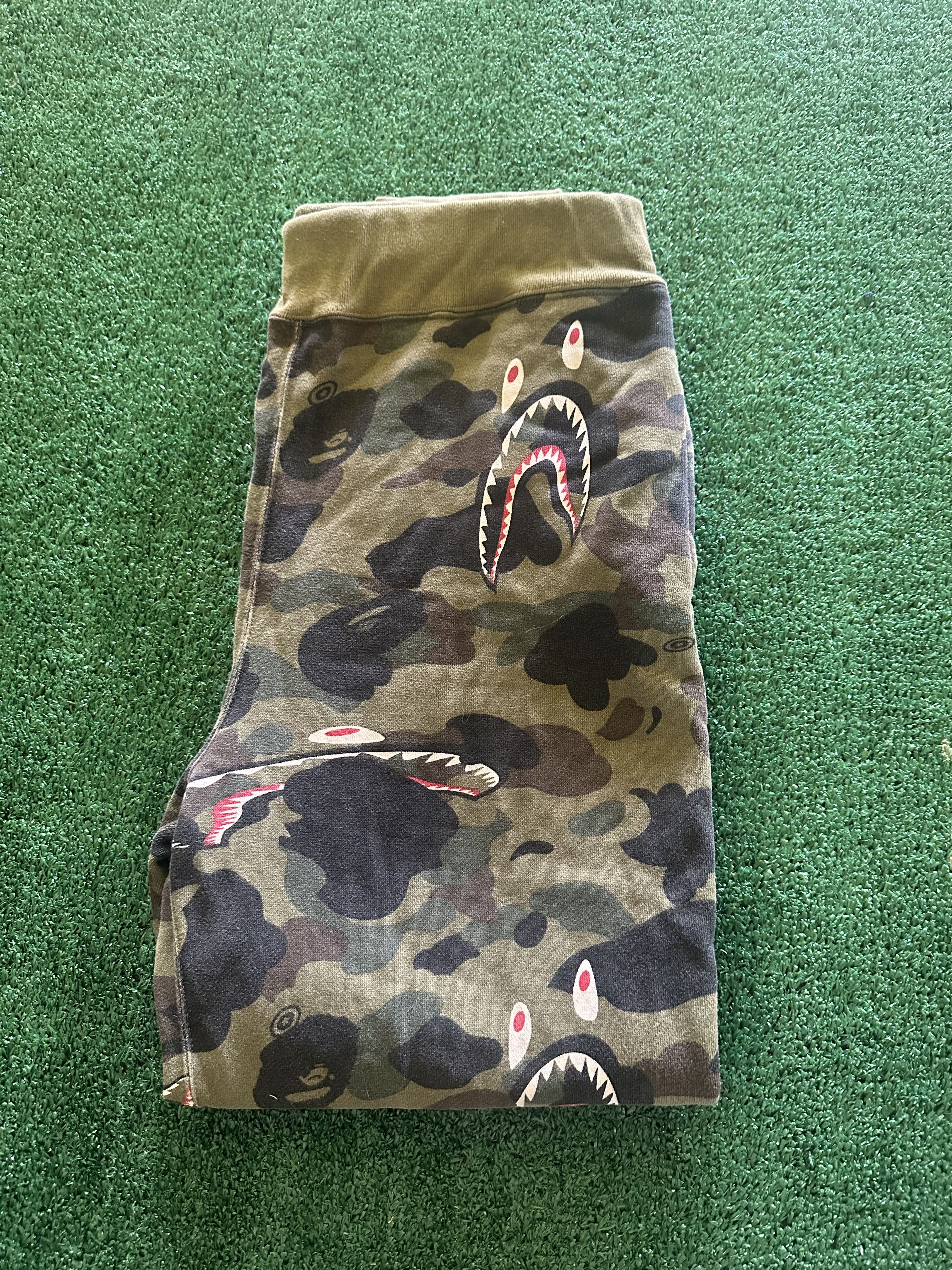 Bape BAPE Shark 1st Camo Sweat Pants FW20 Size US 32 / EU 48 - 3 Thumbnail