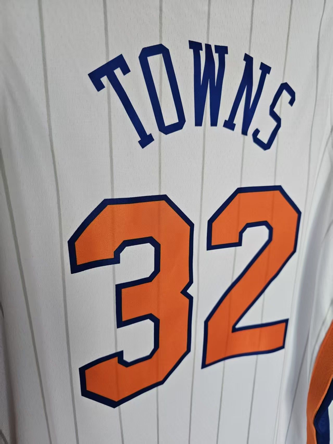 NBA Knicks #32 Karl-Anthony Towns Jersey XL Size US XL / EU 56 / 4 - 4 Thumbnail