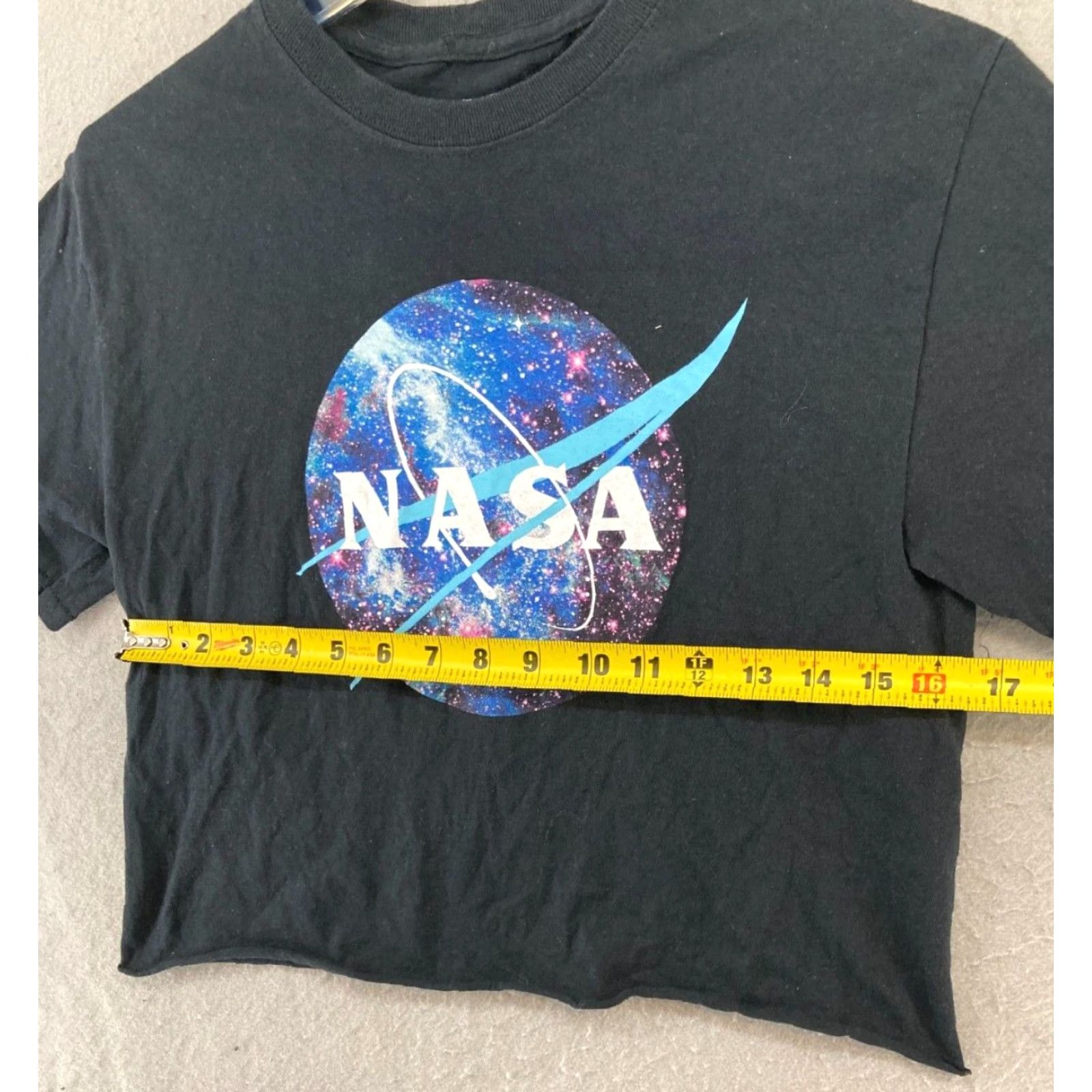 NASA NASA womens TShirt XS Black Cropped Space Shirt Womens XS Black NASA Space Cropped Graphic Print Crew Neck Short Sleeve Shirt 90s? Size XS / US 0-2 / IT 36-38 - 2 Thumbnail