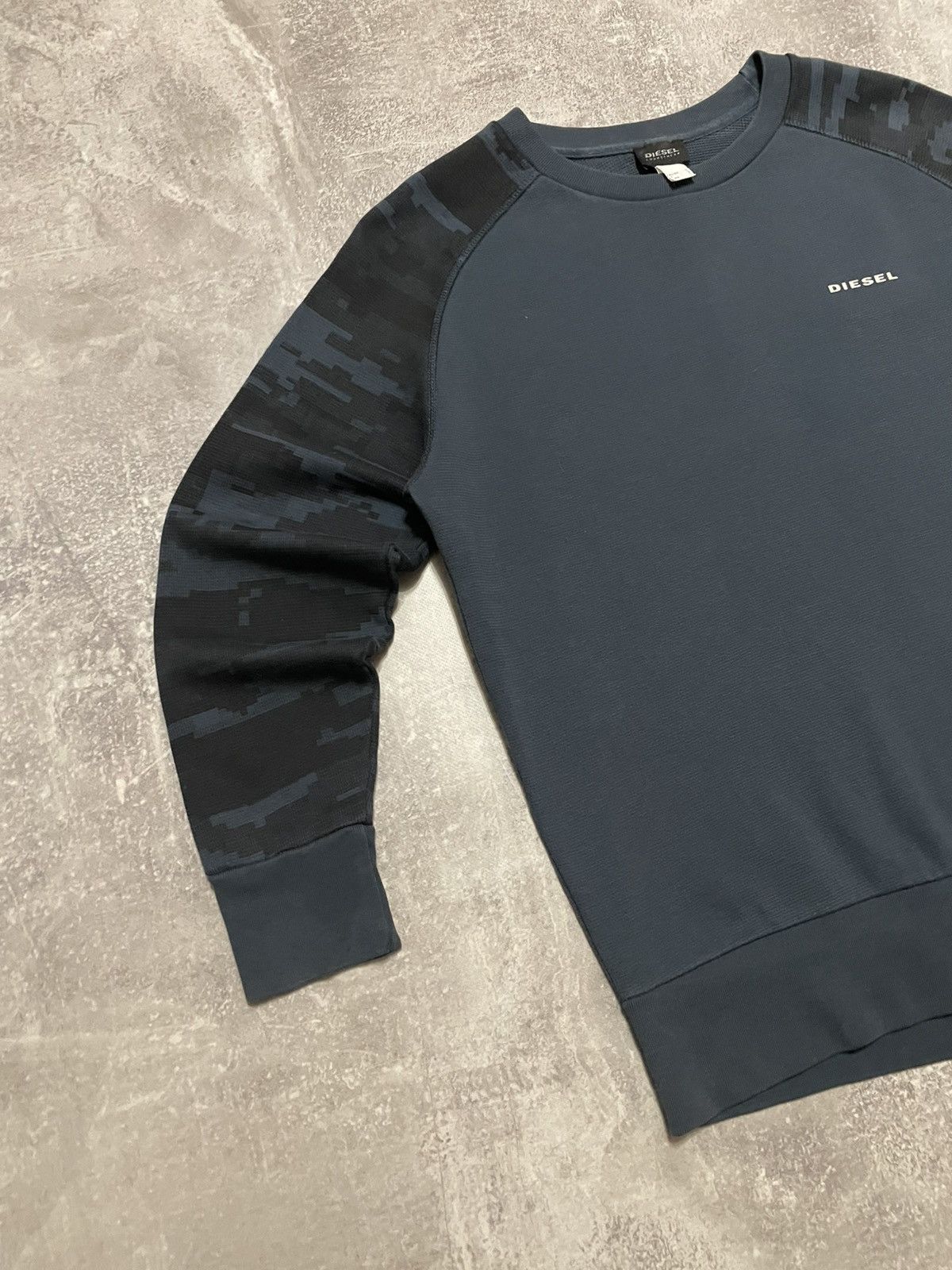 Diesel Vintage Diesel Sweatshirt Crewneck Size US S / EU 44-46 / 1 - 4 Thumbnail