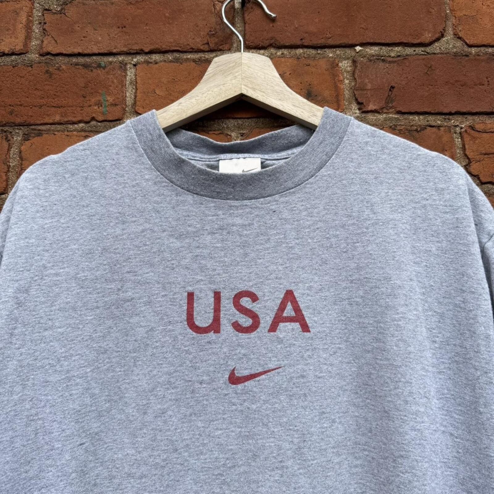 Nike vintage Nike USA Center swoosh t shirt 00s L Size US L / EU 52-54 / 3 - 2 Thumbnail