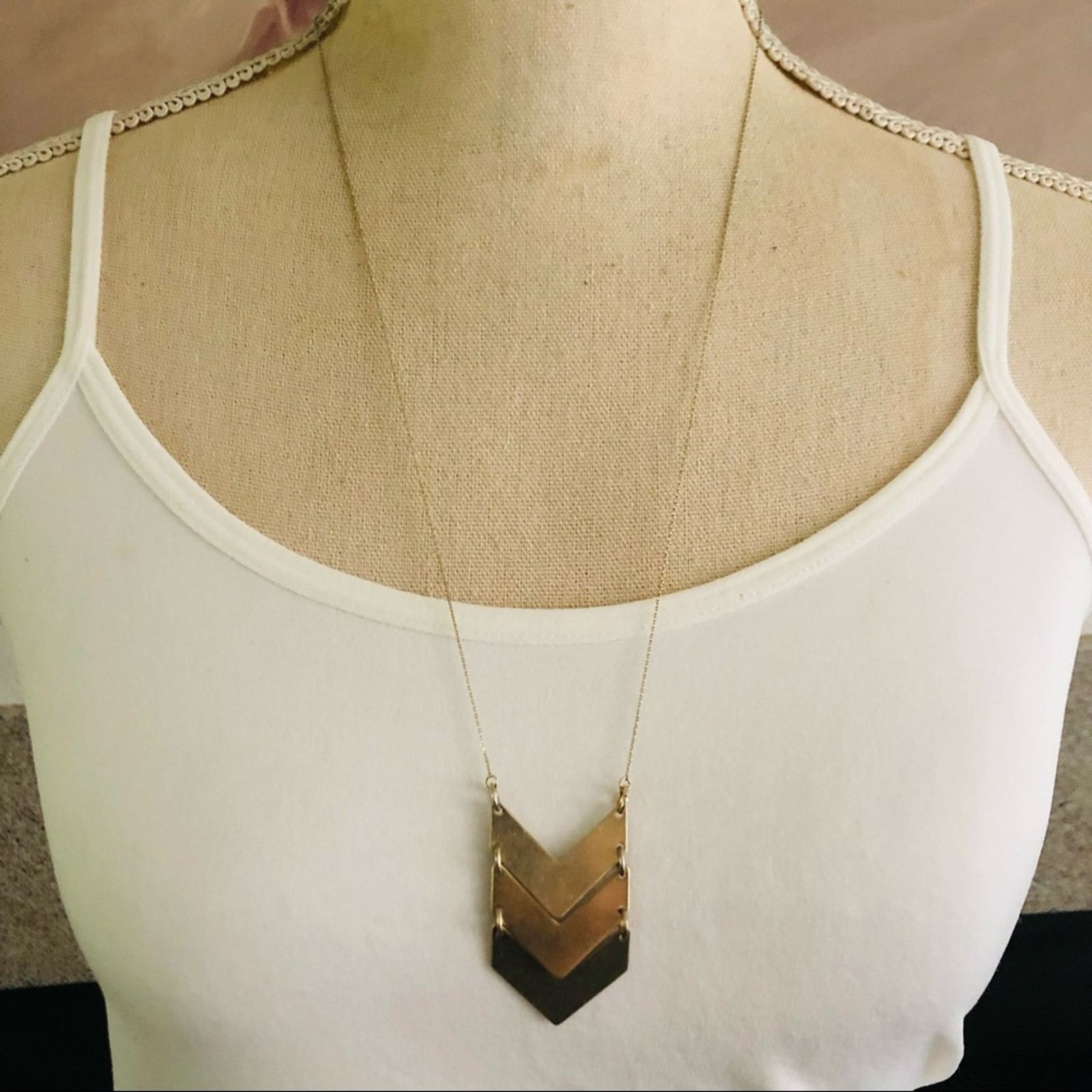 Jewelry Triple chevron disc gold plated delicate chain necklace Size ONE SIZE - 1 Thumbnail