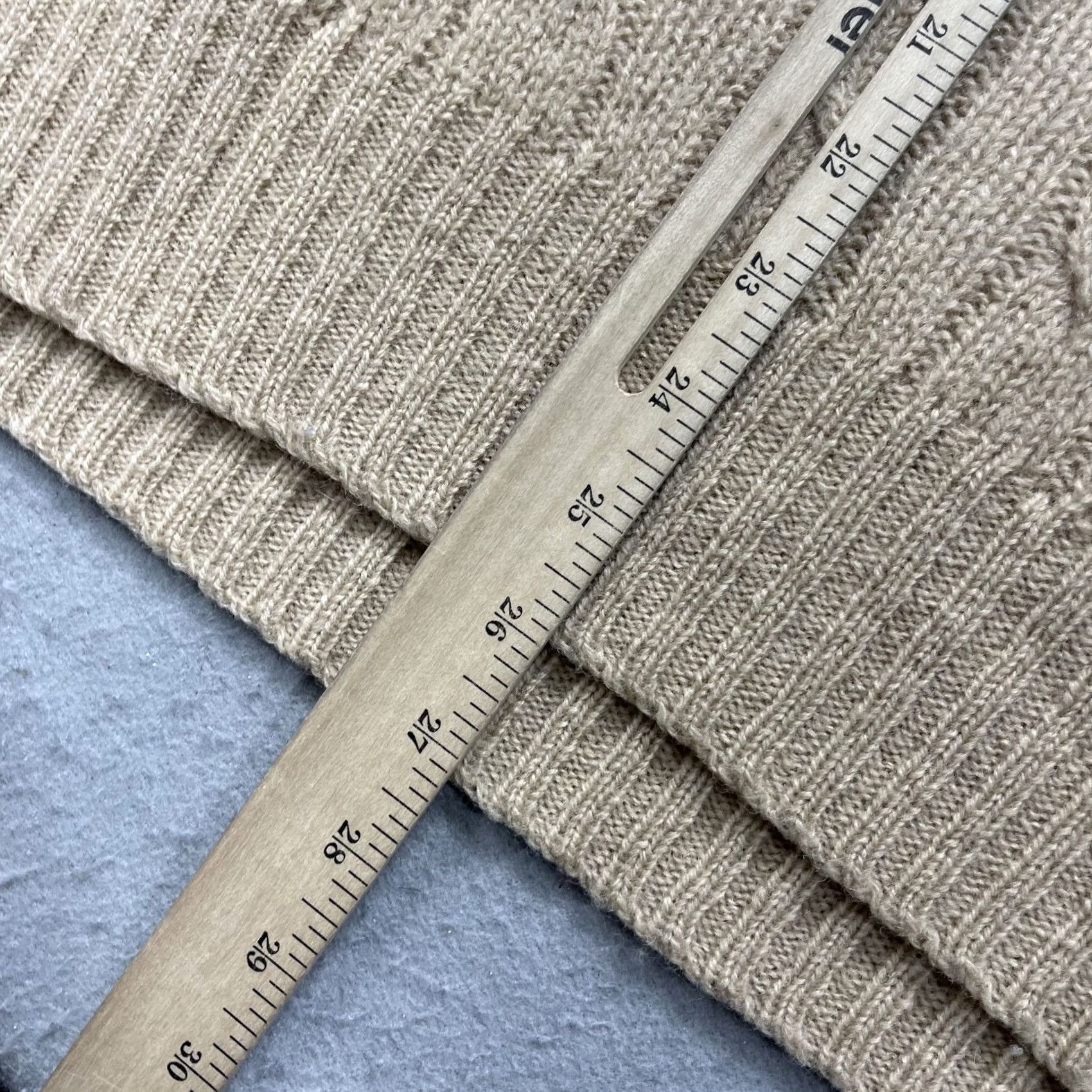 Brooks Brothers VINTAGE Brooks Brothers Sweater Mens 46 Brown Beige Cable Knit Wool Crew Neck Pullover Regular Size 46 UK Brown Mens 46 Cable-Knit Wool Classic Preppy Size US XXL / EU 58 / 5 - 8 Thumbnail