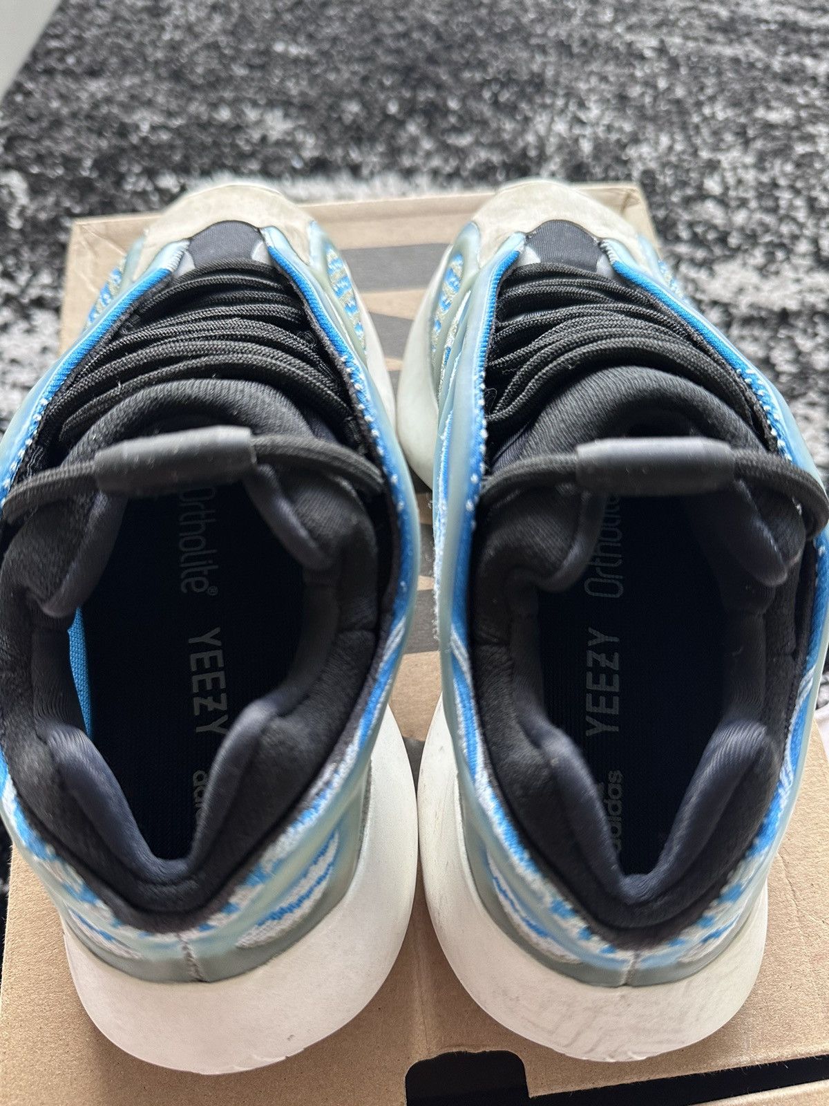 Yeezy Yeezy 700 “Azareth” Size US 5.5 / EU 38 - 9 Thumbnail