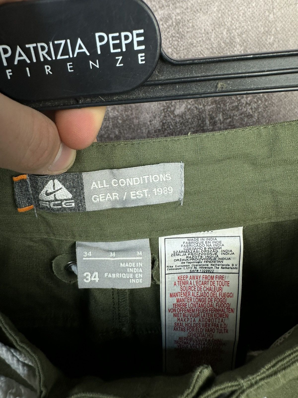 Nike ACG Nike ACG Vintage Y2K Shorts Size US 34 / EU 50 - 7 Thumbnail