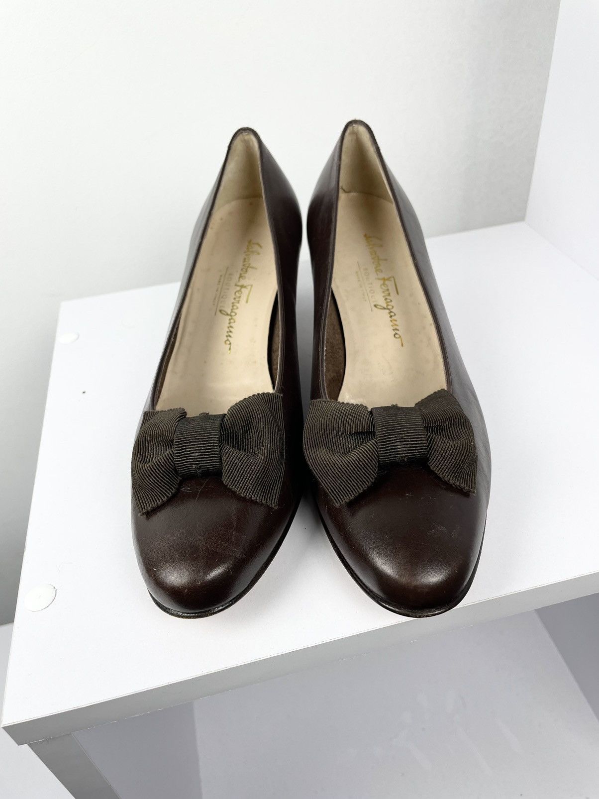 Salvatore Ferragamo Salvatore Ferragamo Brown Leather Vara Bow Block Heel Pumps Size US 9.5 / IT 39.5 - 3 Thumbnail