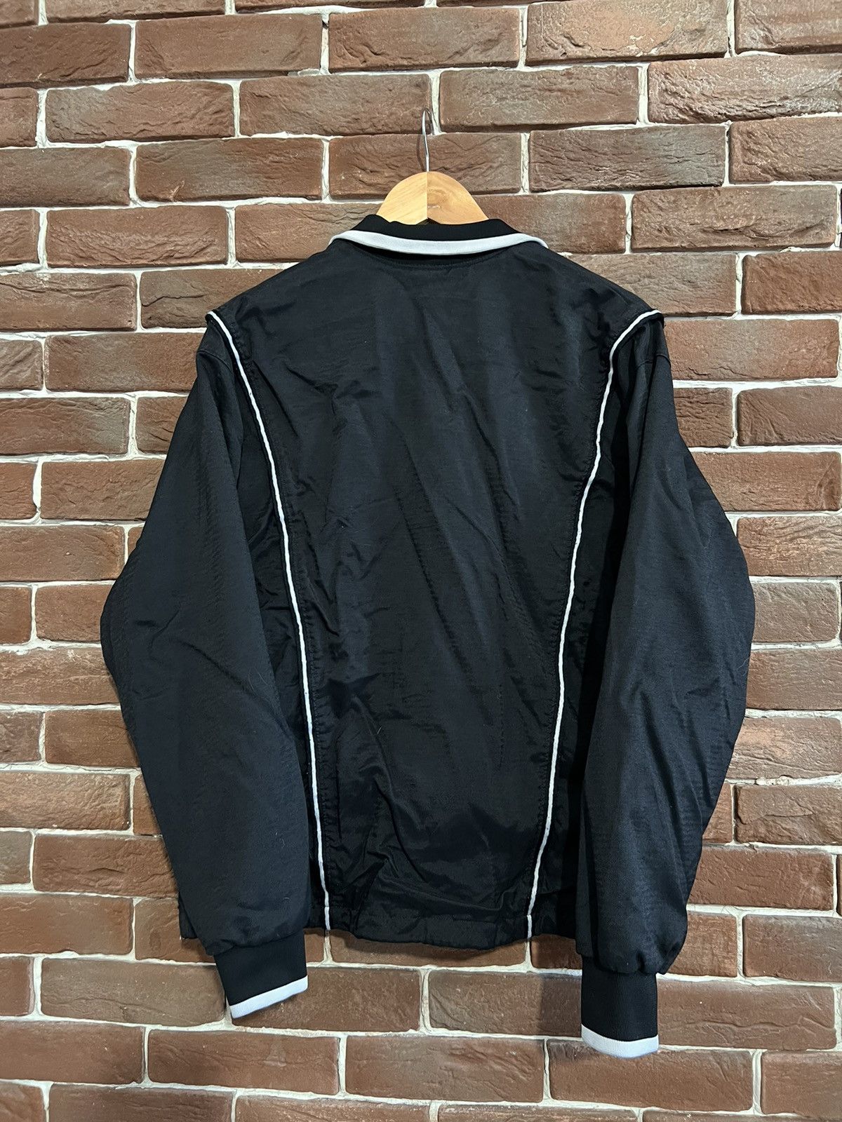 Nike Vintage 90s Nike Big Logo Windbreaker Jacket m Hype Street Size US M / EU 48-50 / 2 - 2 Thumbnail