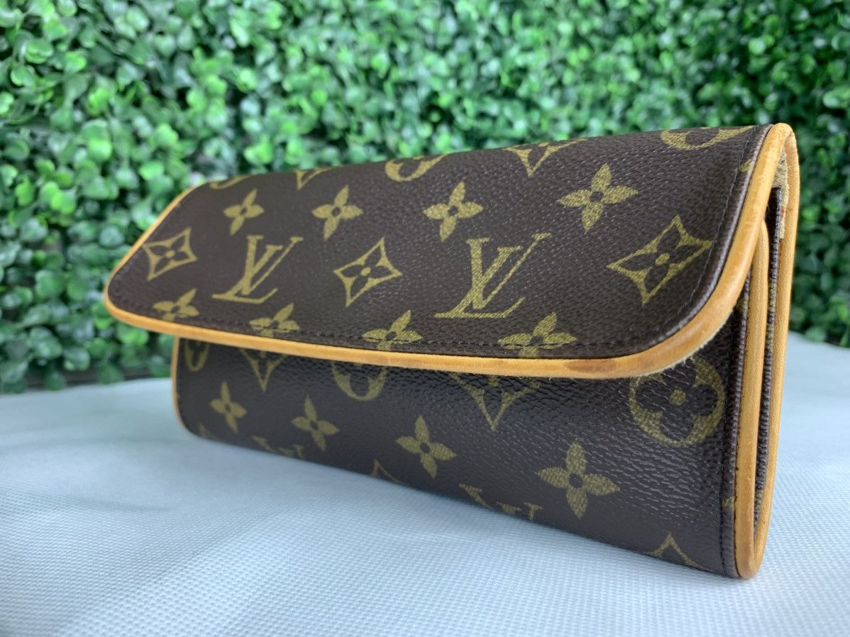Louis Vuitton Louis Vuitton Pochette Twin PM Monogram Shoulder Bag. Size ONE SIZE - 4 Thumbnail