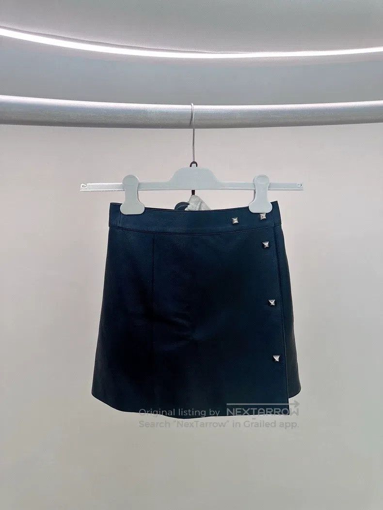 Hermes Hermes Black lambskin rivet short skirt Size 42" / US 20 - 1 Thumbnail