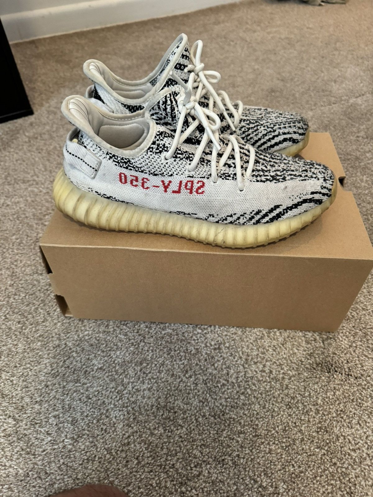 Adidas Yeezy 350 Zebra Size 9 V2 2017 Size US 9 / EU 42 - 3 Thumbnail