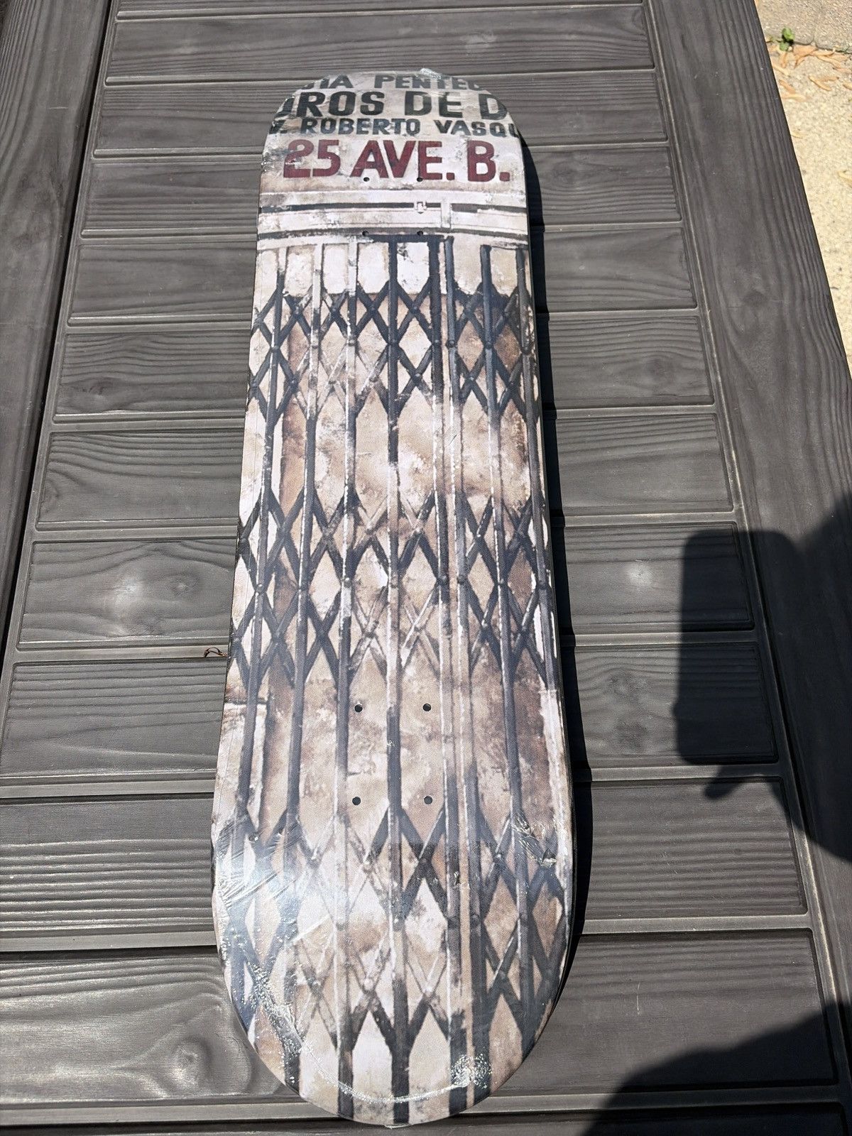 Supreme Supreme martin wong iglesia pentecostal deck Size ONE SIZE - 1 Thumbnail