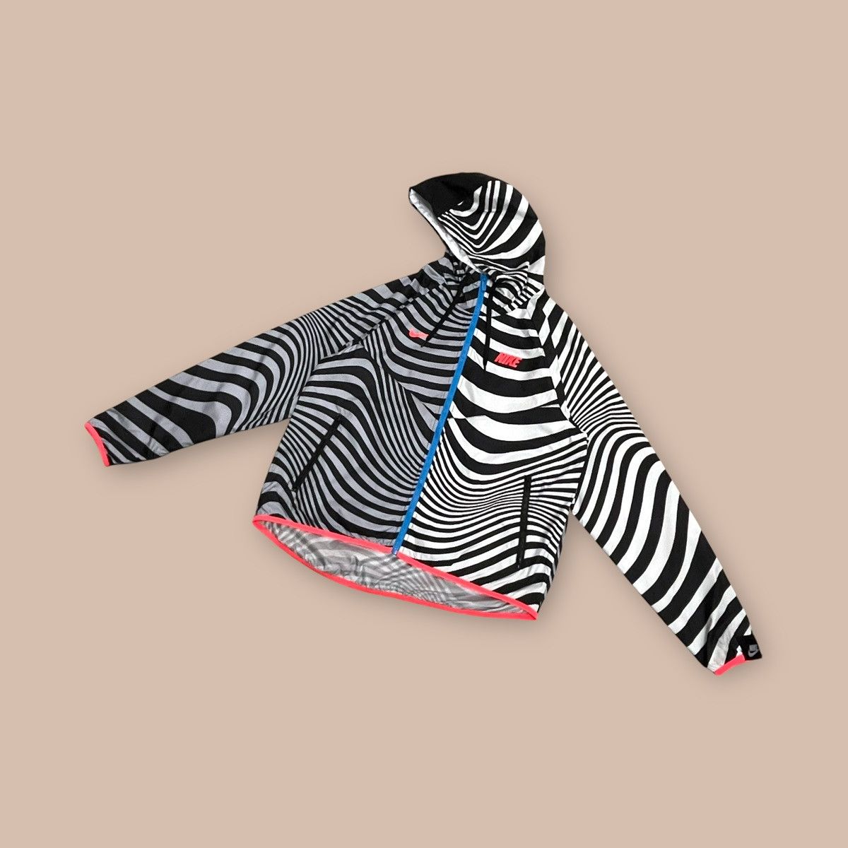 Nike NIKE SPORTWEAR WMN AIR MAX WINDRUNNER JACKET Size US M / EU 48-50 / 2 - 1 Thumbnail