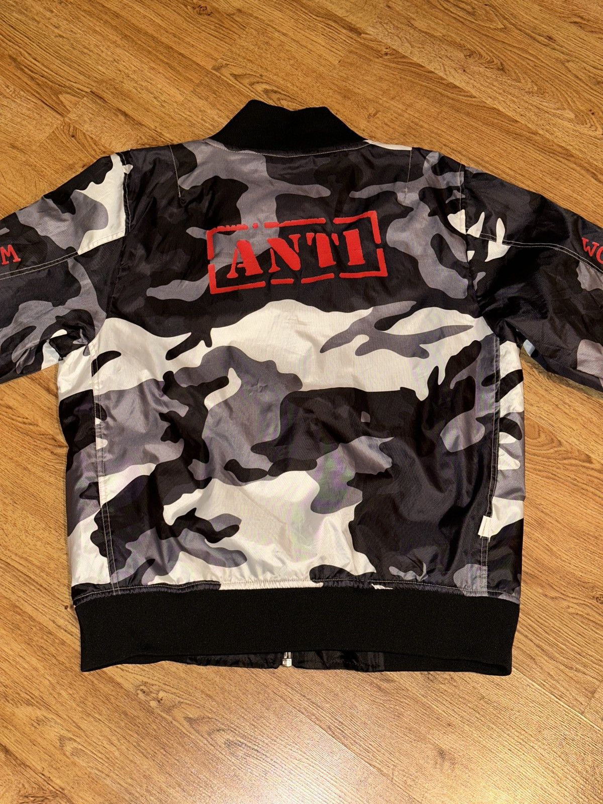 Rihanna Rihanna Anti 2016 World Tour Reversible Bomber Jacket FLAWS Size US L / EU 52-54 / 3 - 14 Thumbnail