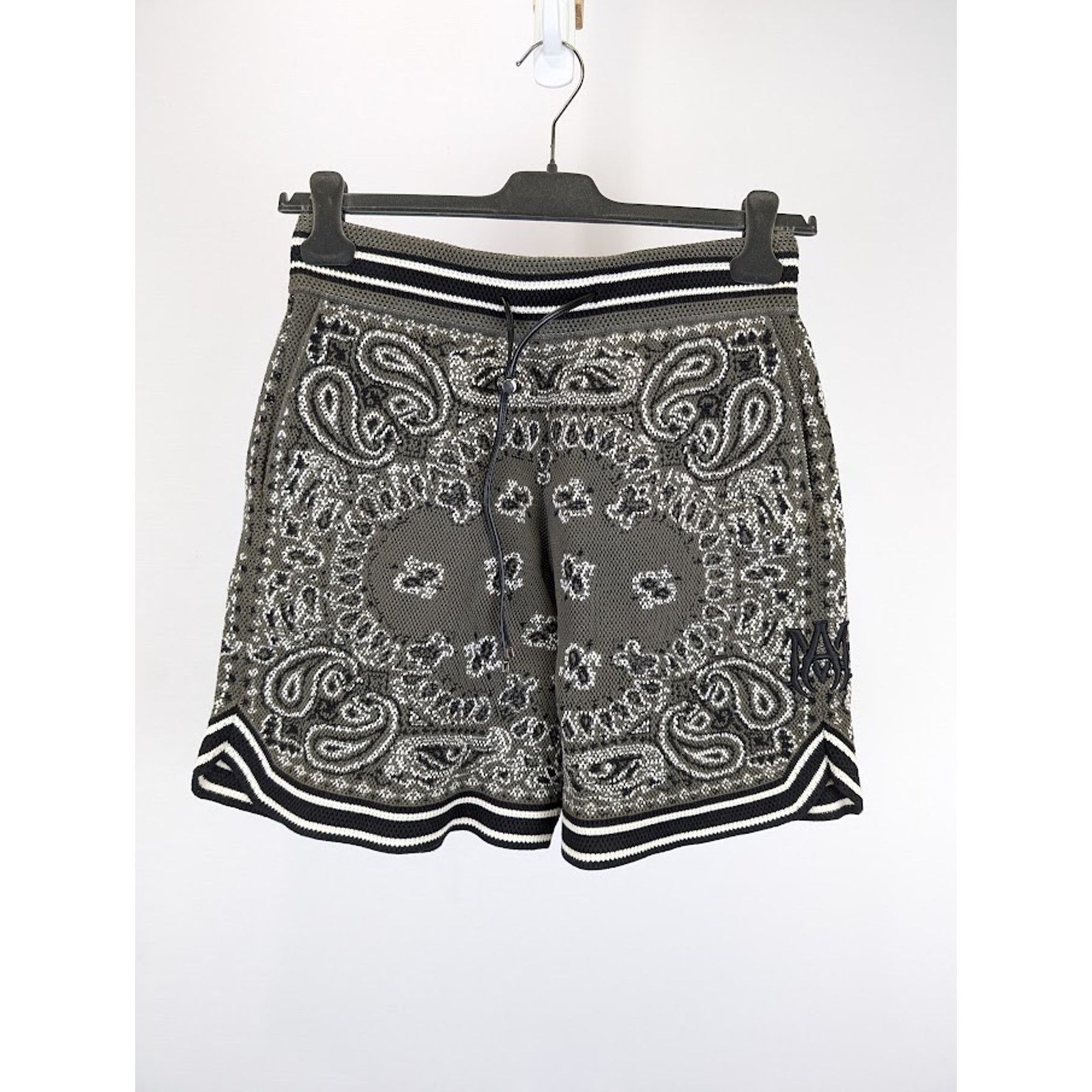 Amiri o1rshd1 Bandana Shorts in Green Size US 32 / EU 48 - 2 Thumbnail