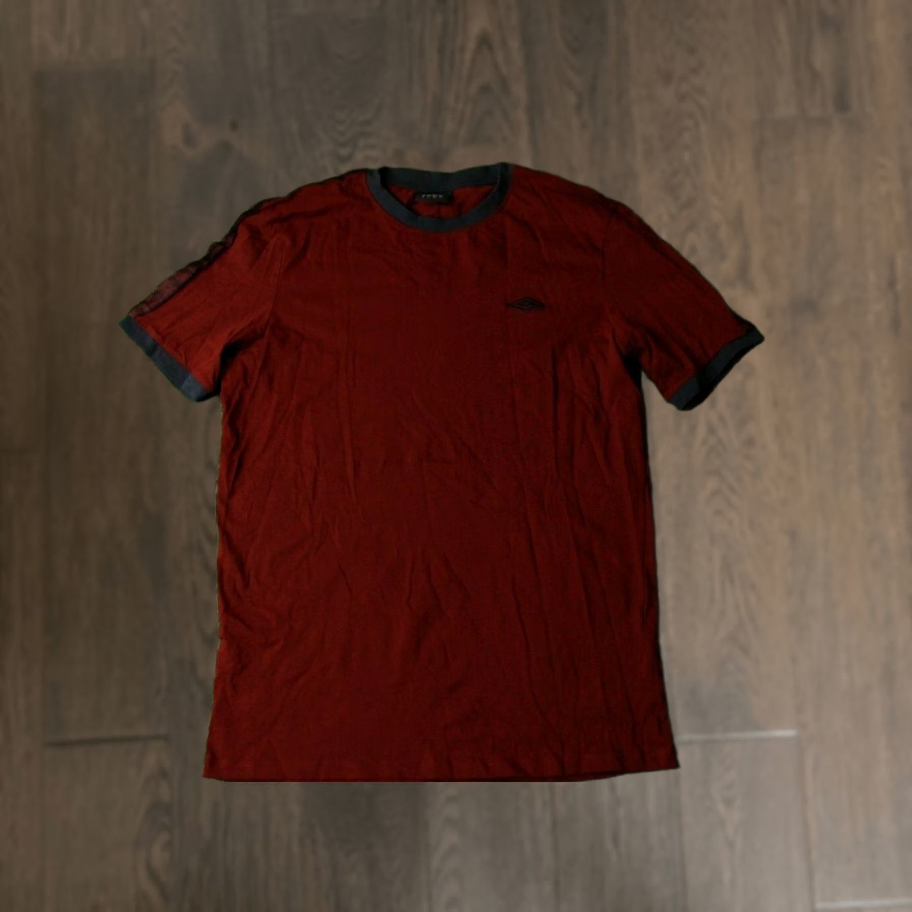 Umbro Umbro Shirt Mens Size L Burgundy and Navy Blue 100% Cotton Casual T-Shirt Short Sleeve Size US L / EU 52-54 / 3 - 1 Thumbnail