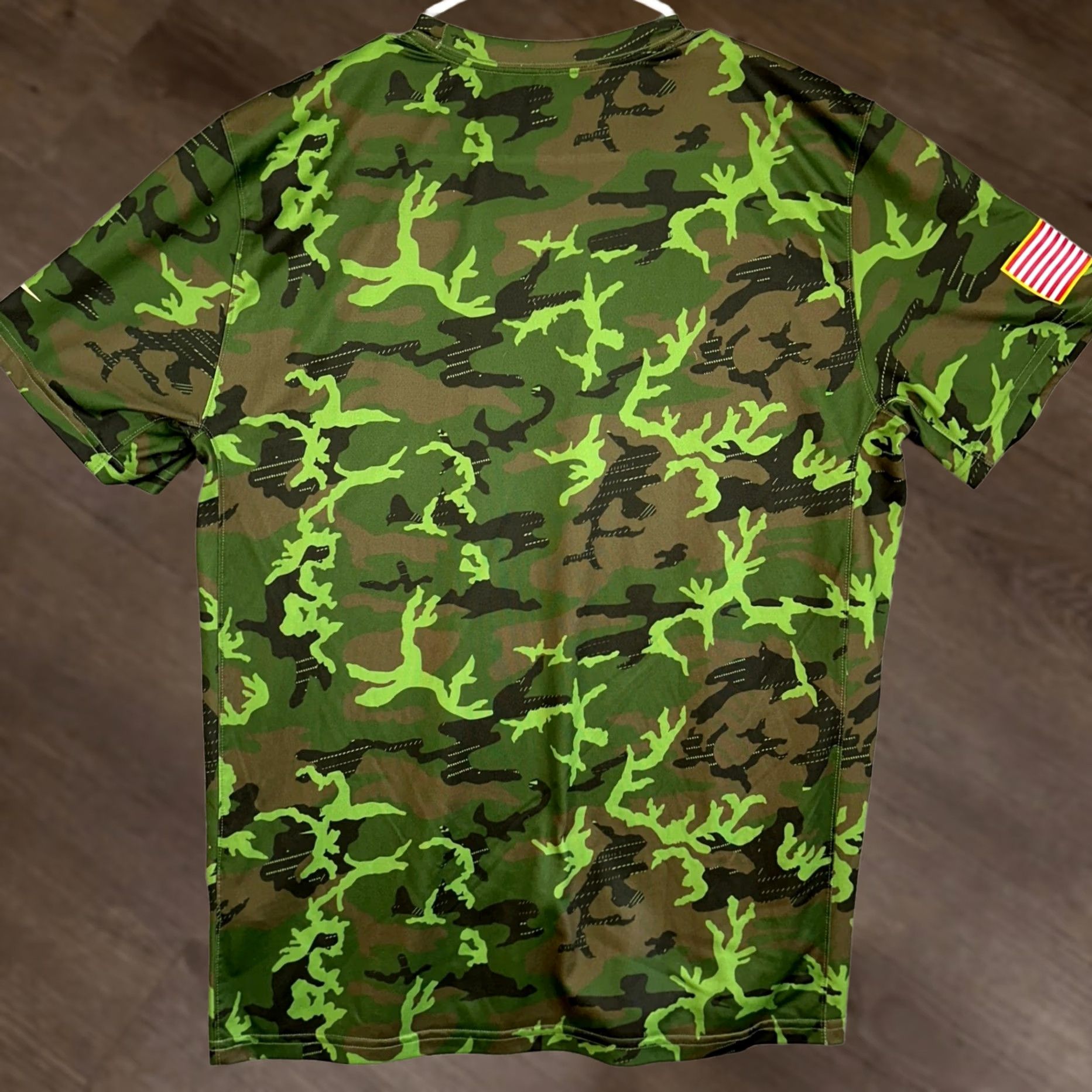 Nike Nike Purdue Boilermaker Drifit T-Shirt Short Sleeve Men Large Green Camo The Tee Size US L / EU 52-54 / 3 - 1 Thumbnail