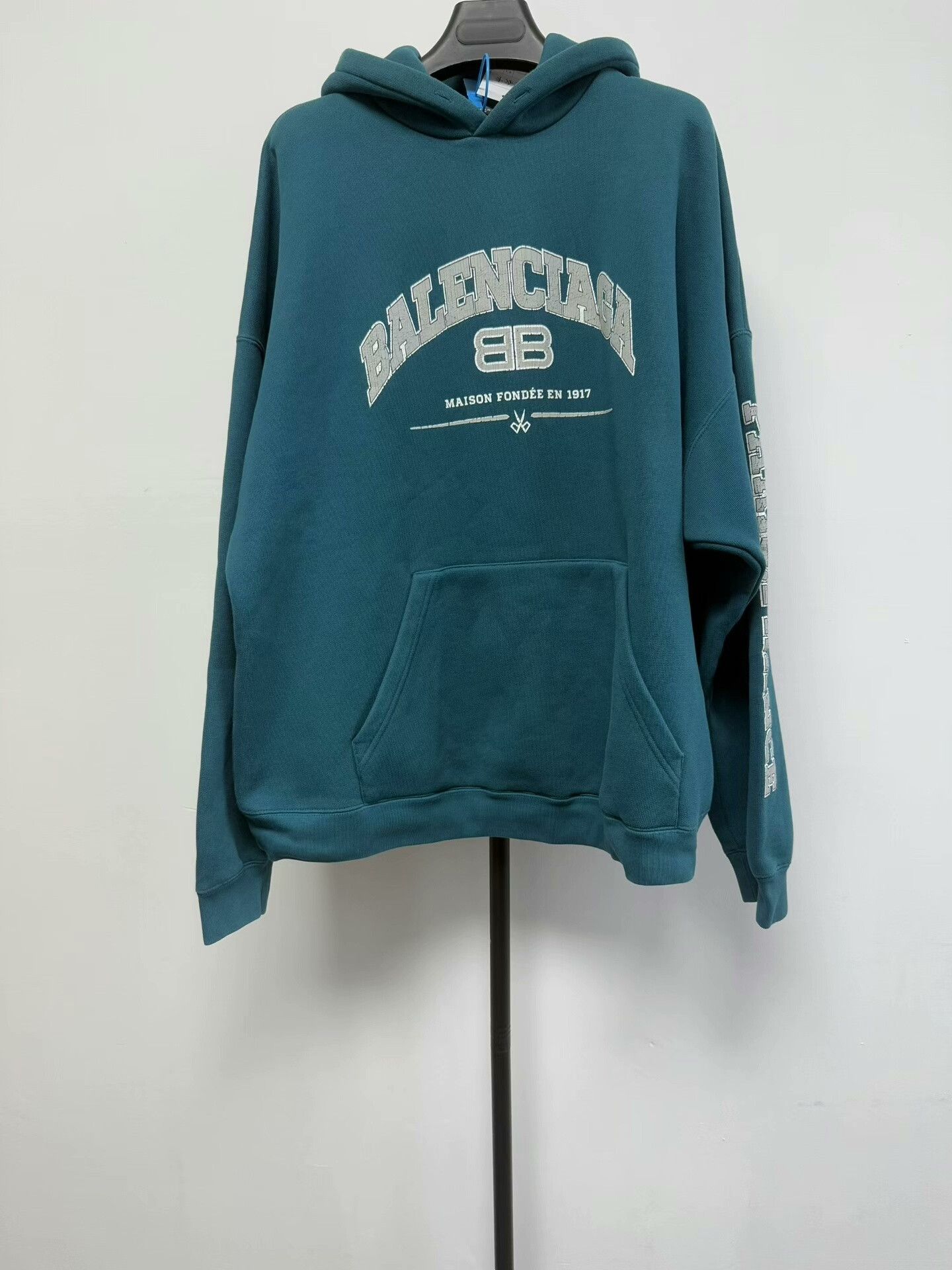 Balenciaga Balenciaga BB Maison Fondée Hoodie Size 2 Size US M / EU 48-50 / 2 - 1 Thumbnail