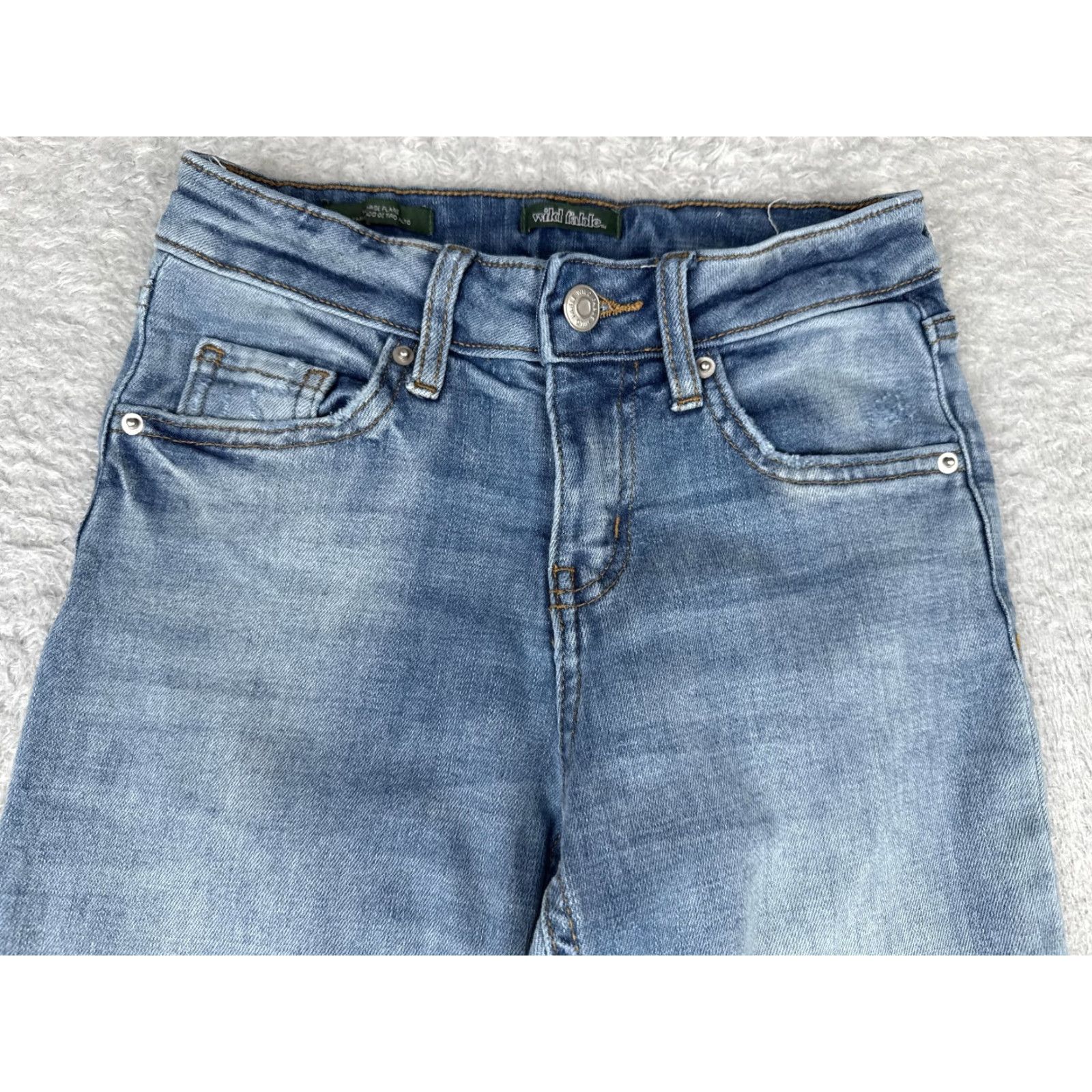 Vintage Wild Fable Jeans Women 00 Light Wash Regular Flare Bell Bottom Stretch Denim Zip Fly Button Front Pockets Mid Rise 32 Inseam Size 24" / US 00 / IT 34 - 4 Thumbnail