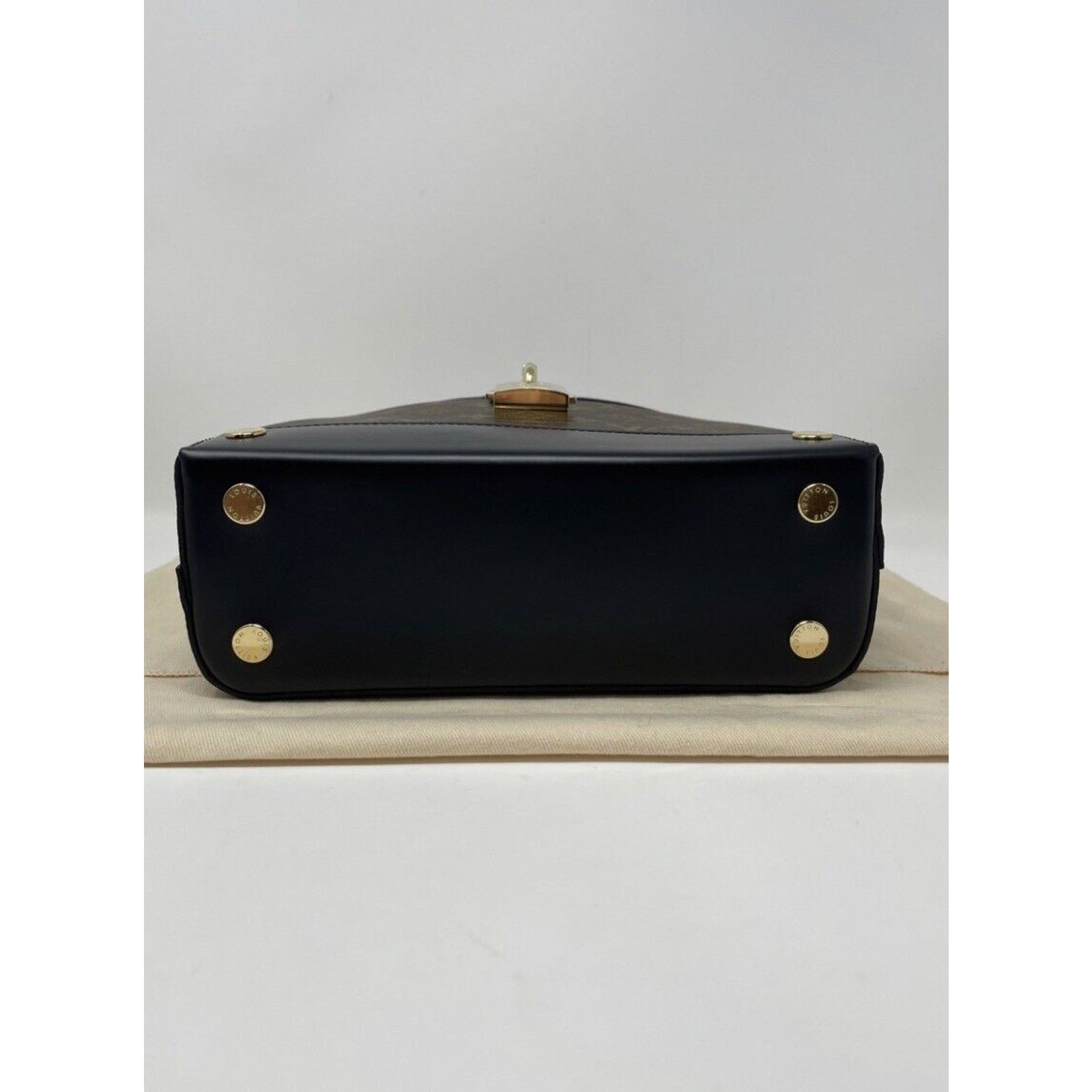 Louis Vuitton Bento Box EW Reverse Monogram