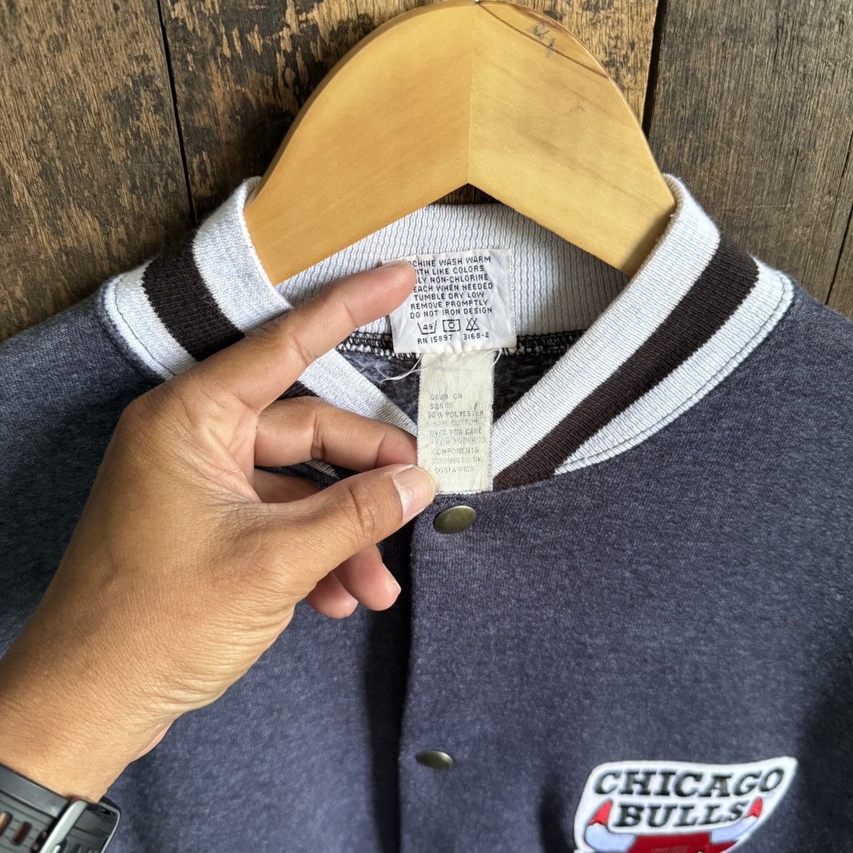 Universal Overall Chicago Vintage 90's Chicago Bulls Varsity Jacket Size US L / EU 52-54 / 3 - 5 Thumbnail