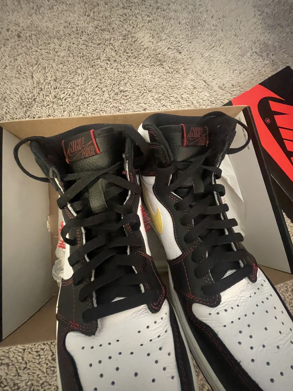 Jordan Brand Jordan 1 OG “Defiant” Size US 10.5 / EU 43-44 - 6 Thumbnail