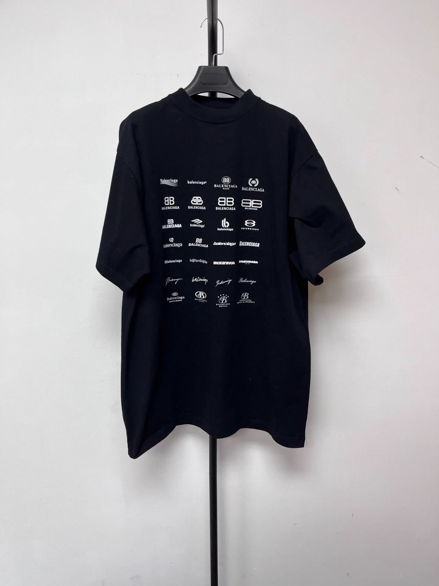 Balenciaga Balenciaga Oversized Short Sleeve Tee Black Size US L / EU 52-54 / 3 - 1 Thumbnail