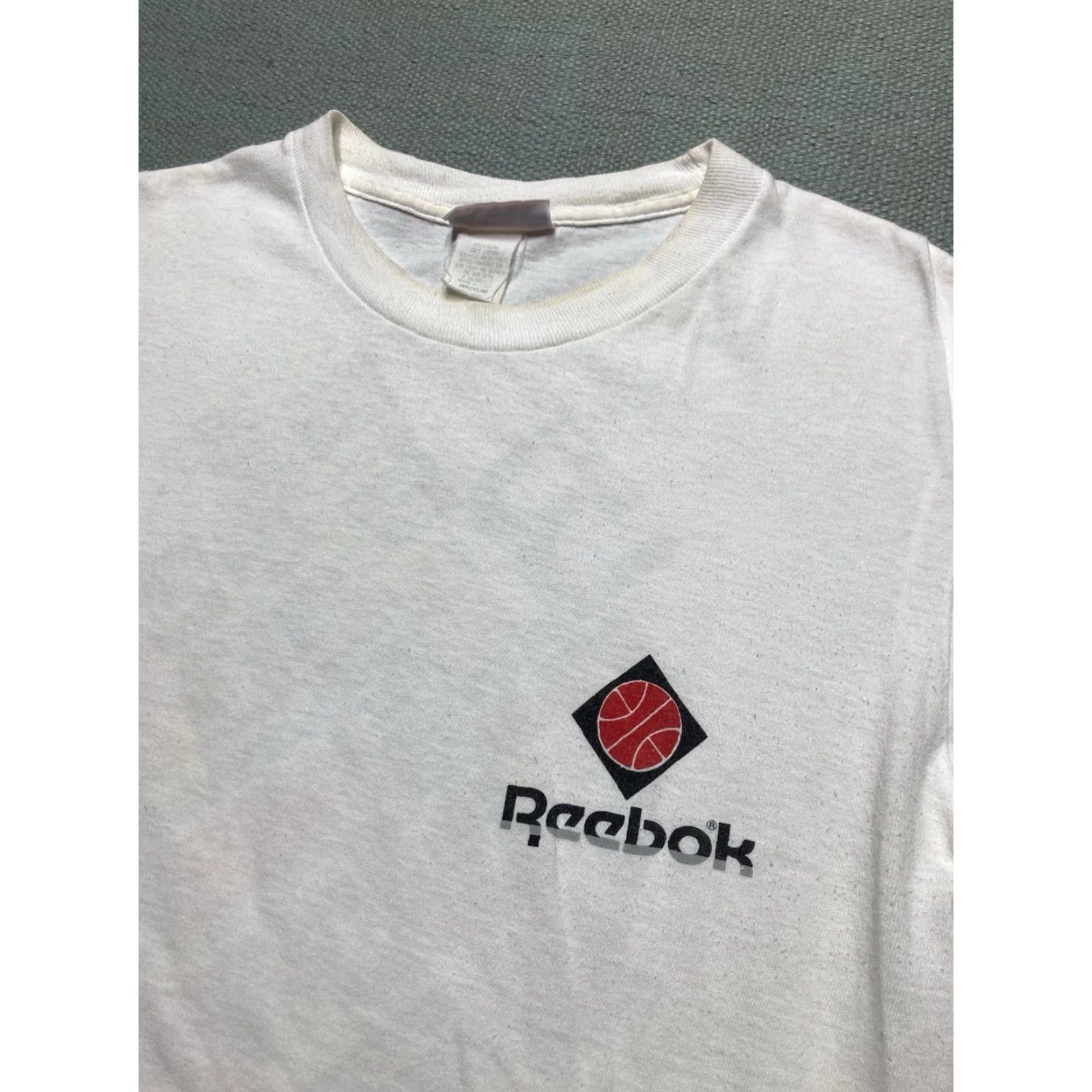 Reebok VINTAGE Reebok 90s t shirt basketball single stitch Shirt Adult M White Mens 90s Size US M / EU 48-50 / 2 - 7 Thumbnail