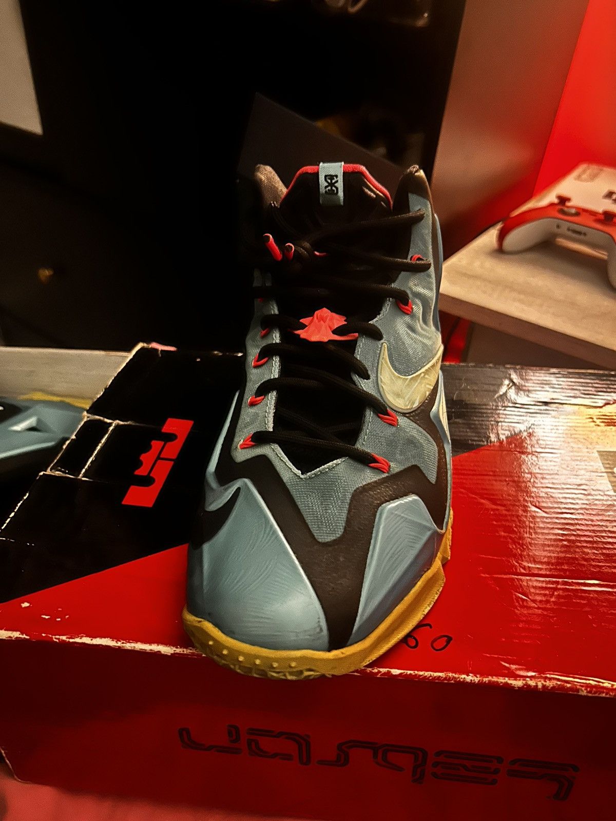 Nike Nike LeBron 11 south beach Elite Size US 8.5 / EU 41-42 - 5 Thumbnail