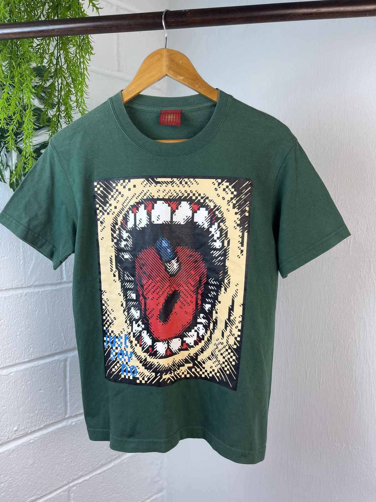 Beauty Beast × Japanese Brand × Le Grande Bleu (L.G.B.) Vtg Y2K Toheros Akira Anarchic Adjustment Parody Tee Size US S / EU 44-46 / 1 - 4 Thumbnail