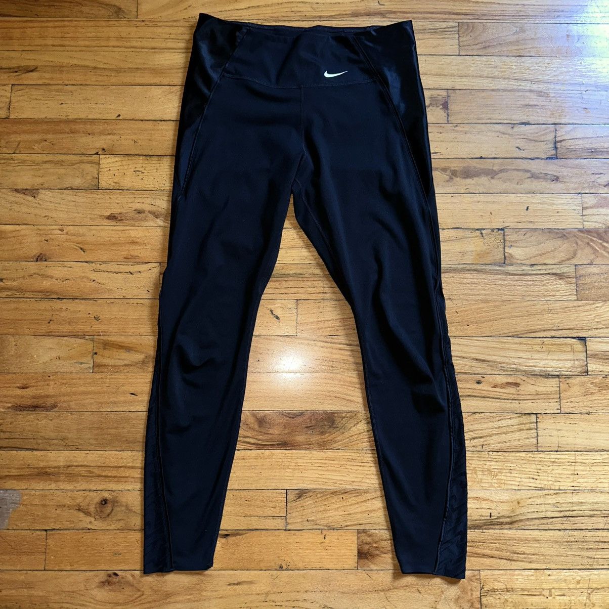 Nike Swoosh panel leggings Size 30" / US 8 / IT 44 - 1 Thumbnail