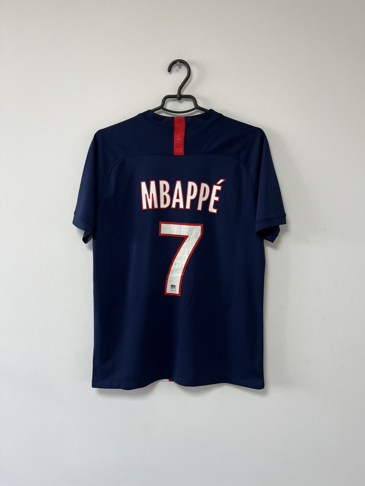 Nike PSG 2019/20 Home Jersey Mbappe #7 Football Shirt Nike M Size US M / EU 48-50 / 2 - 3 Thumbnail
