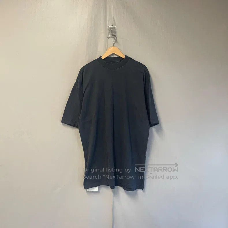 Balenciaga Balenciaga Back Big Letter Logo Short Sleeve Size US S / EU 44-46 / 1 - 2 Thumbnail