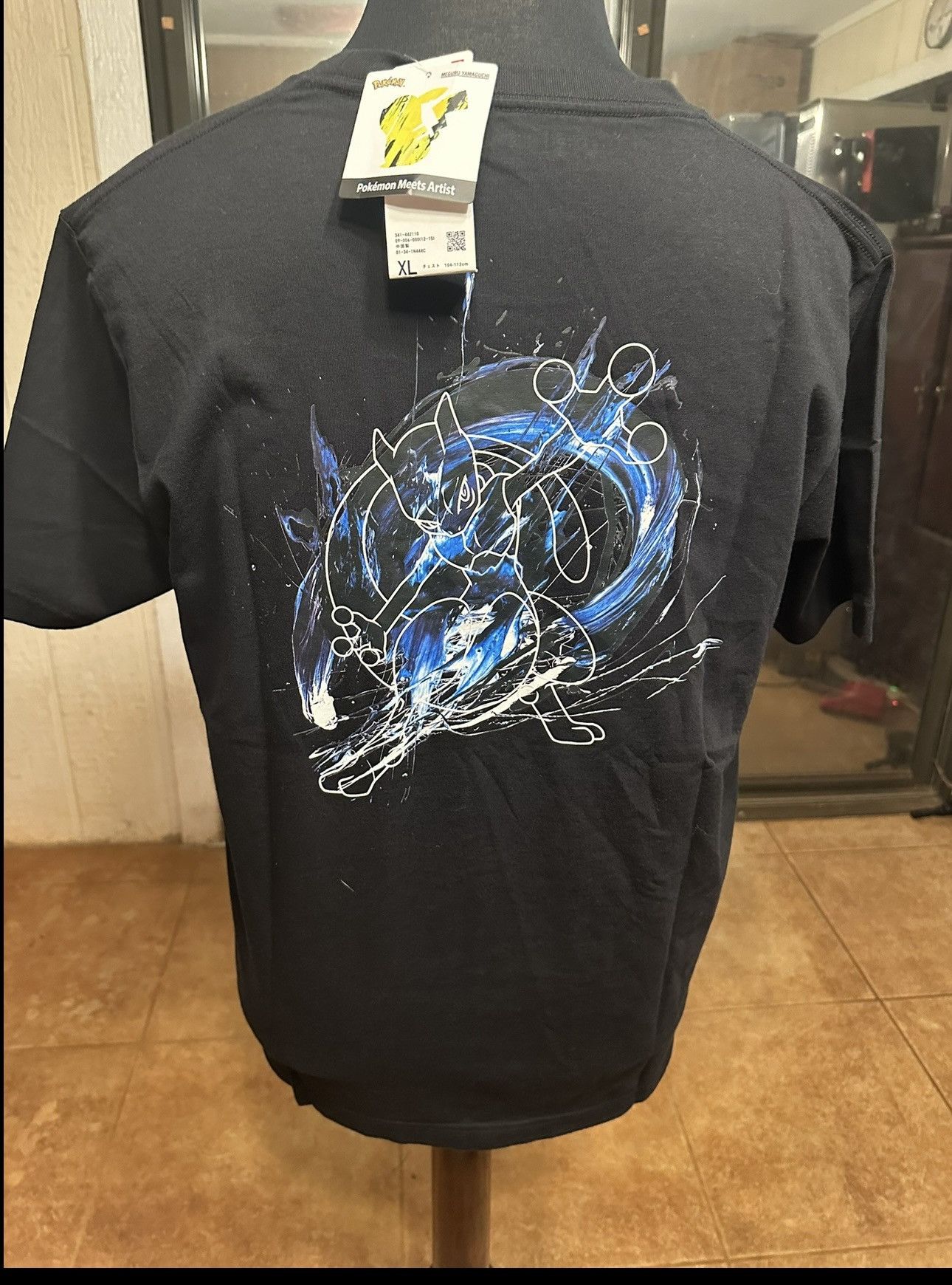 Uniqlo Uniqlo Pokemon Meets Artist Mewtwo Meguru Yamaguchi Size XL Size US XL / EU 56 / 4 - 2 Thumbnail
