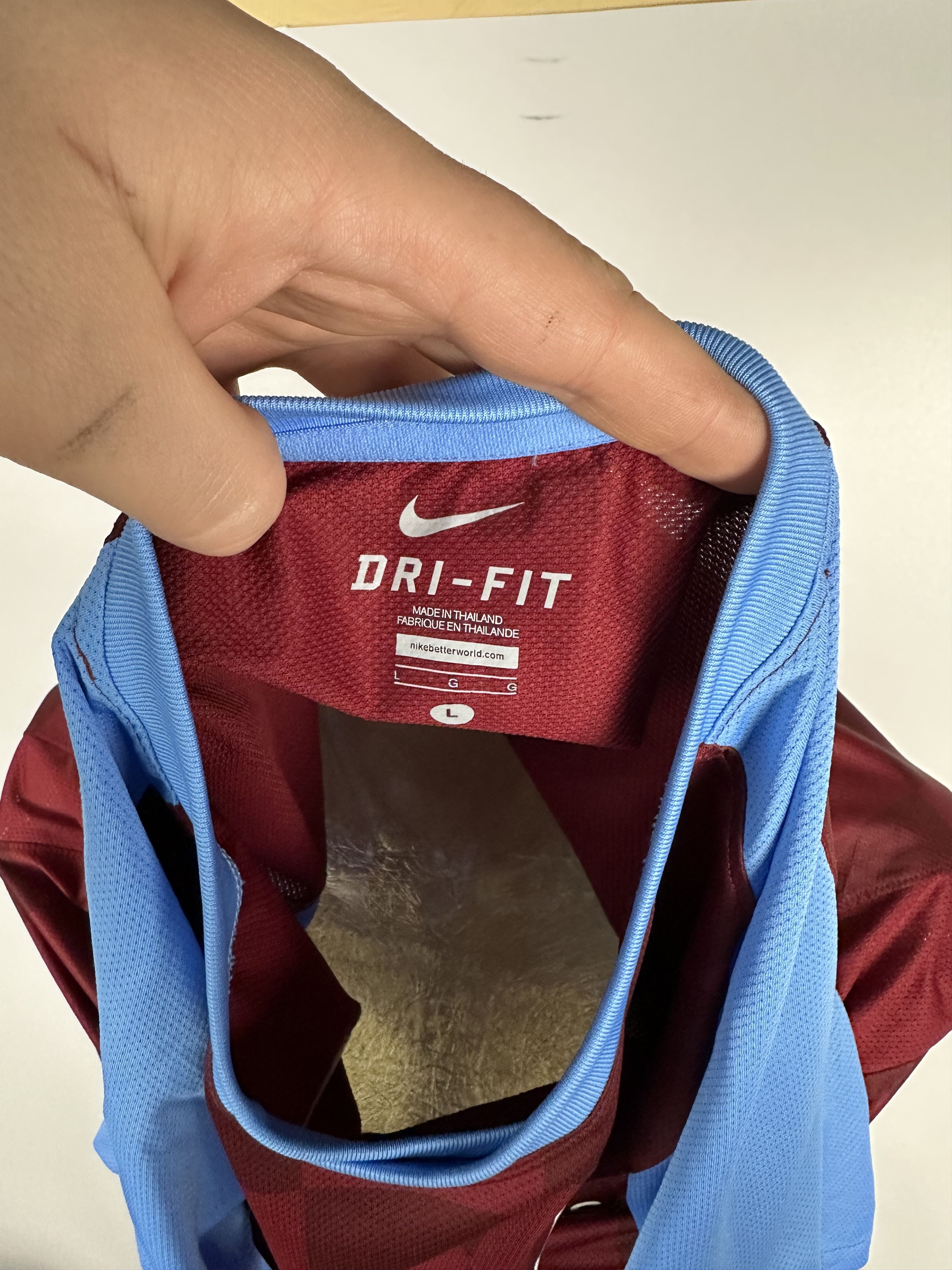 Nike ASTON VILLA 2011 2012 Football Shirt Soccer Jersey Nike L Size US L / EU 52-54 / 3 - 10 Thumbnail